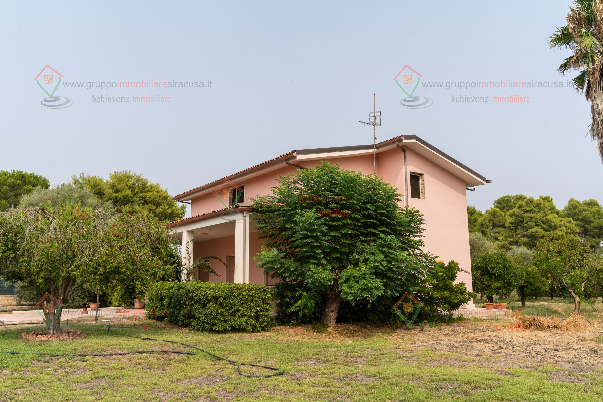 Villa con giardino, Siracusa tivoli
