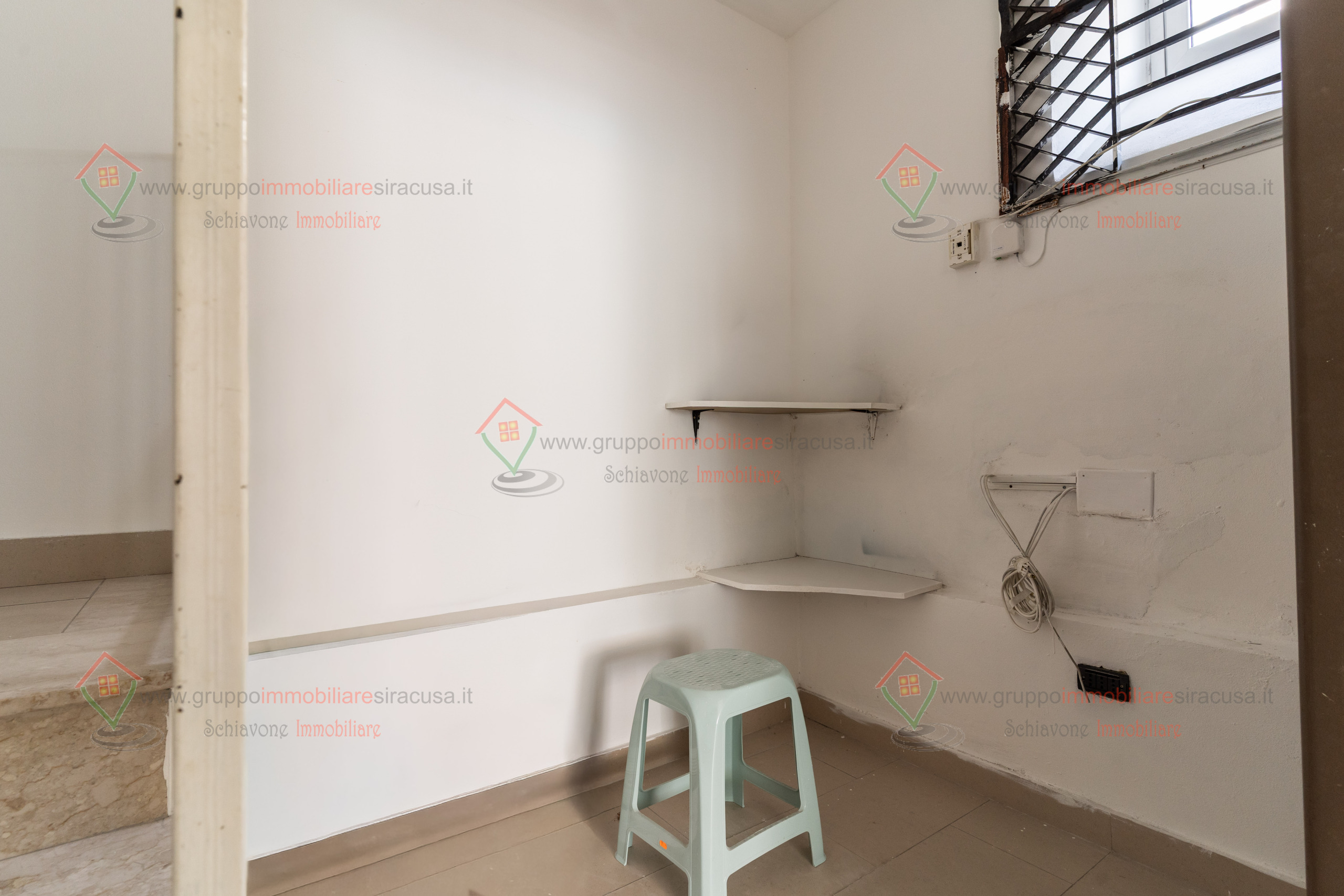 Locale commerciale ristrutturata, Siracusa adda gelone timoleonte