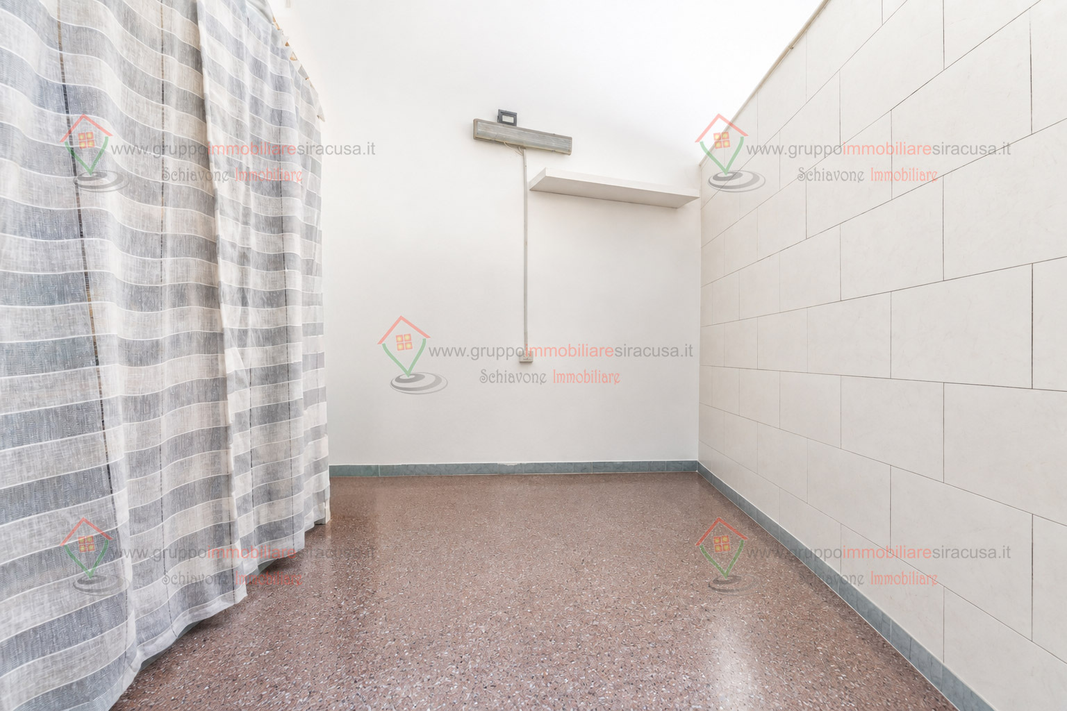Locale commerciale ristrutturata, Siracusa adda gelone timoleonte