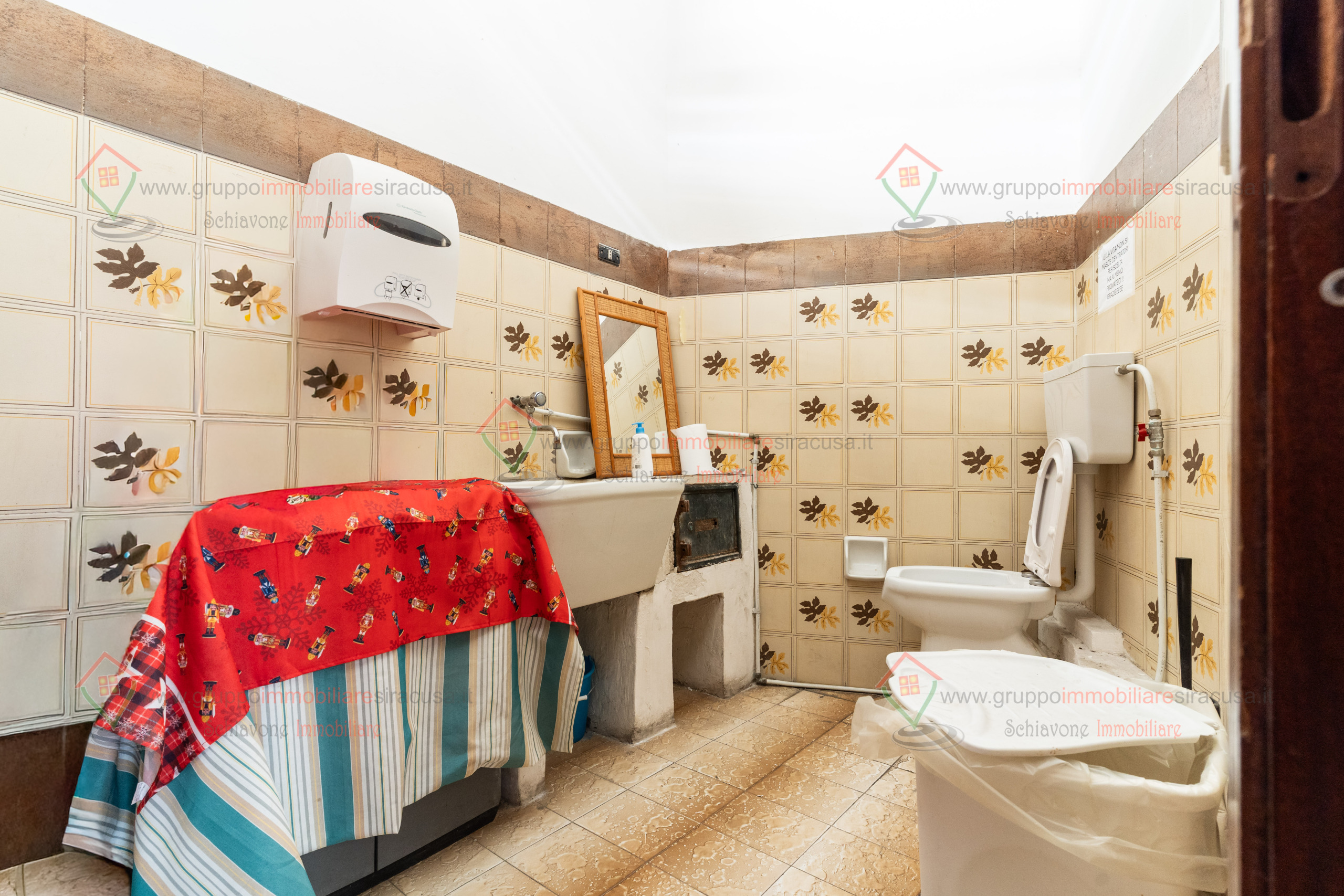Locale commerciale ristrutturata, Siracusa adda gelone timoleonte