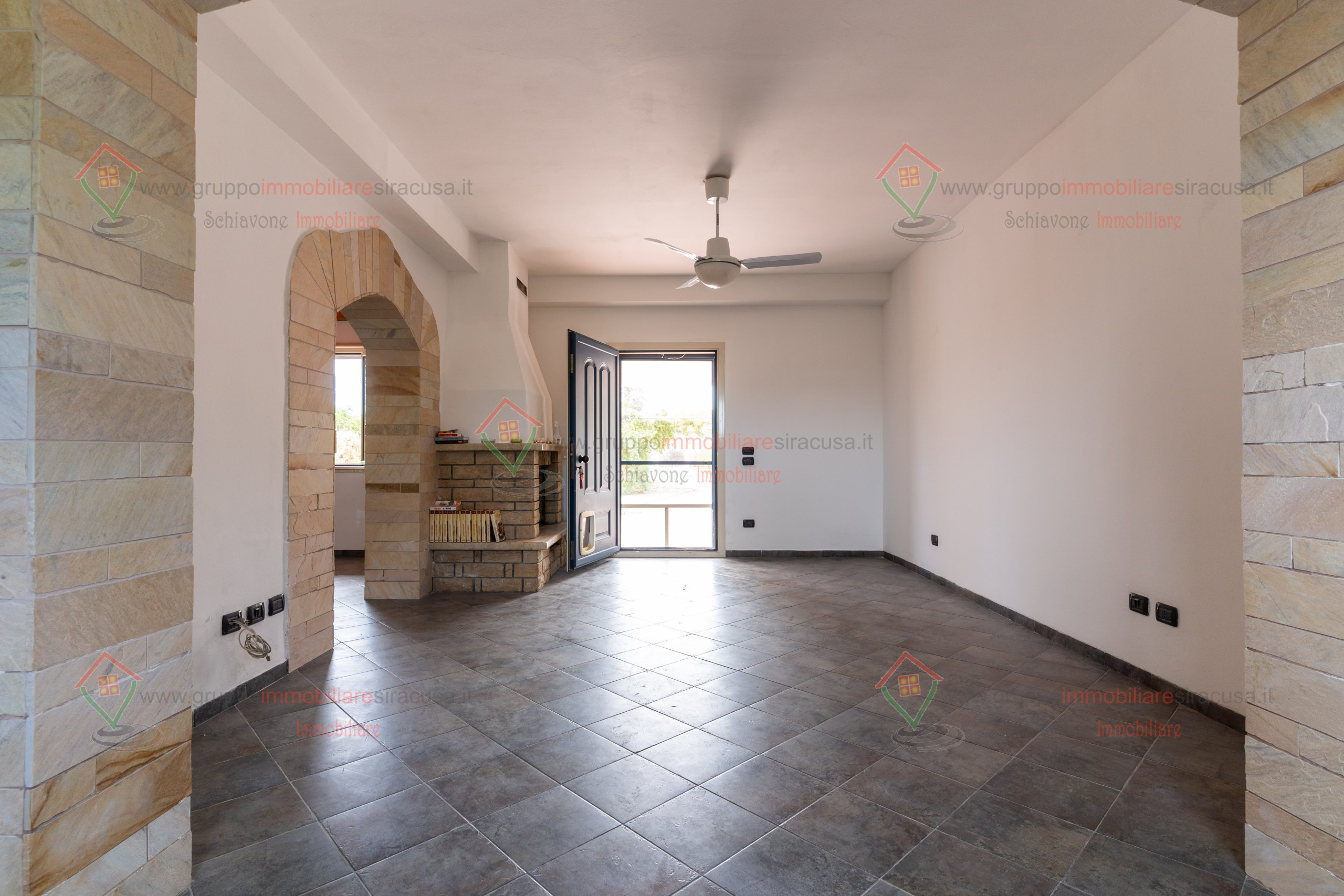 Casa indipendente con giardino, Siracusa tivoli