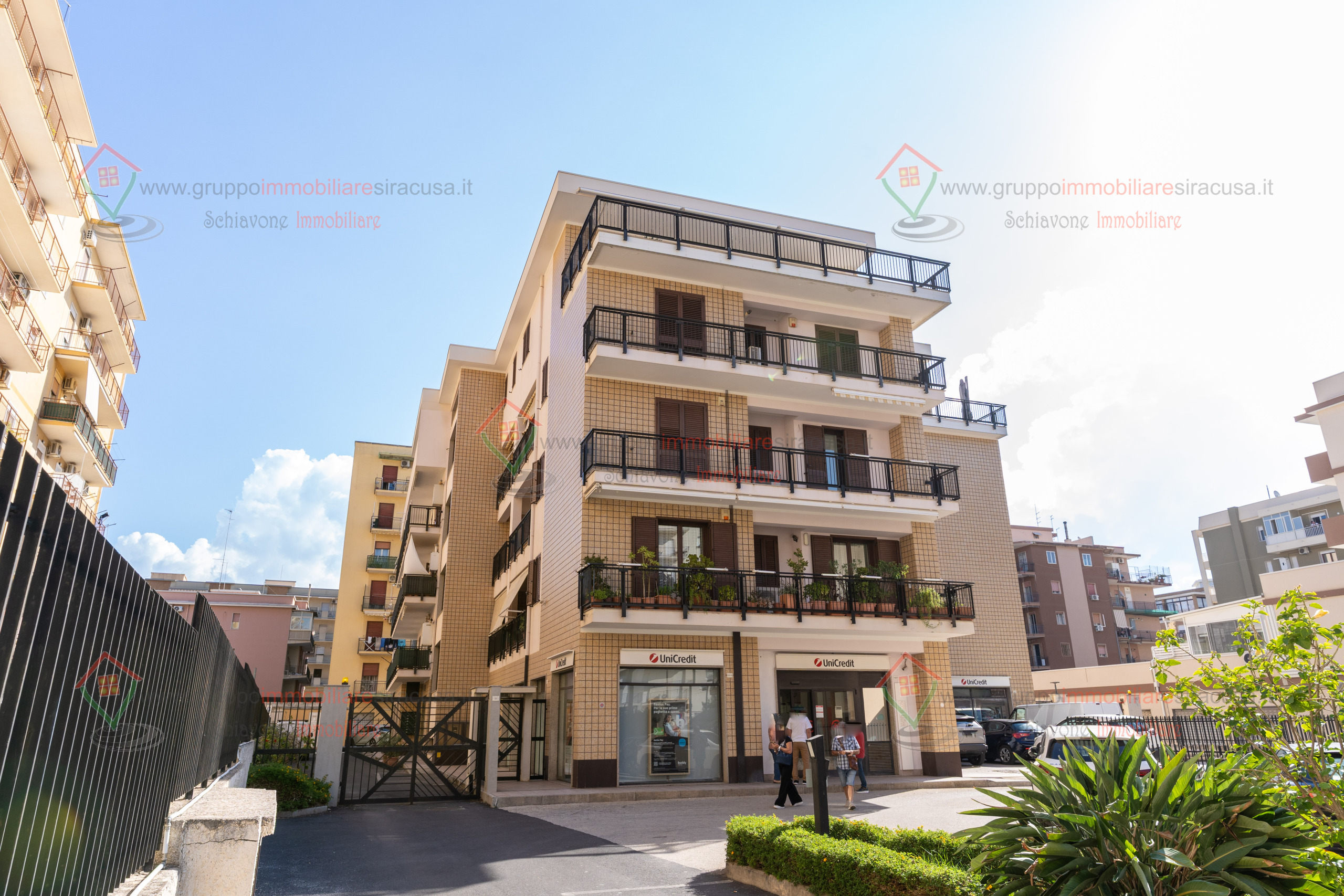 Appartamento nuovo, Siracusa tisia tica zecchino