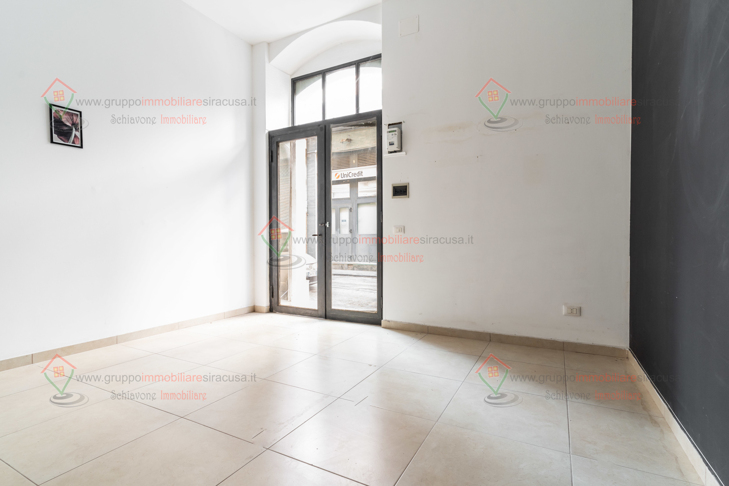Locale commerciale ristrutturata, Siracusa adda gelone timoleonte