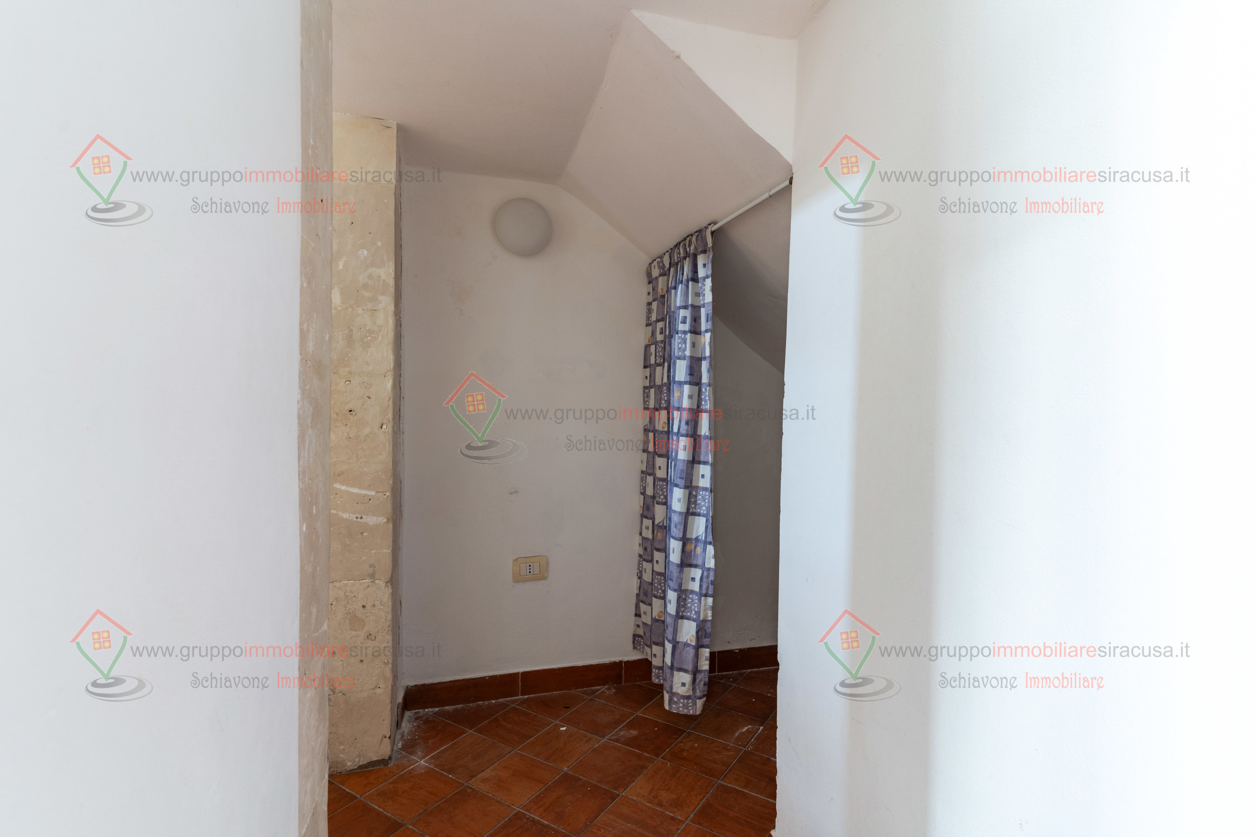 Trilocale con terrazzo, Siracusa ortigia - umberto