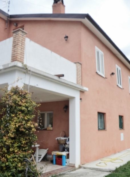 Casa indipendente con terrazzo a Monsampolo del Tronto