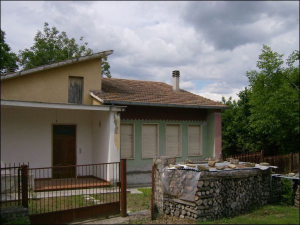 Casa indipendente da ristrutturare a Force