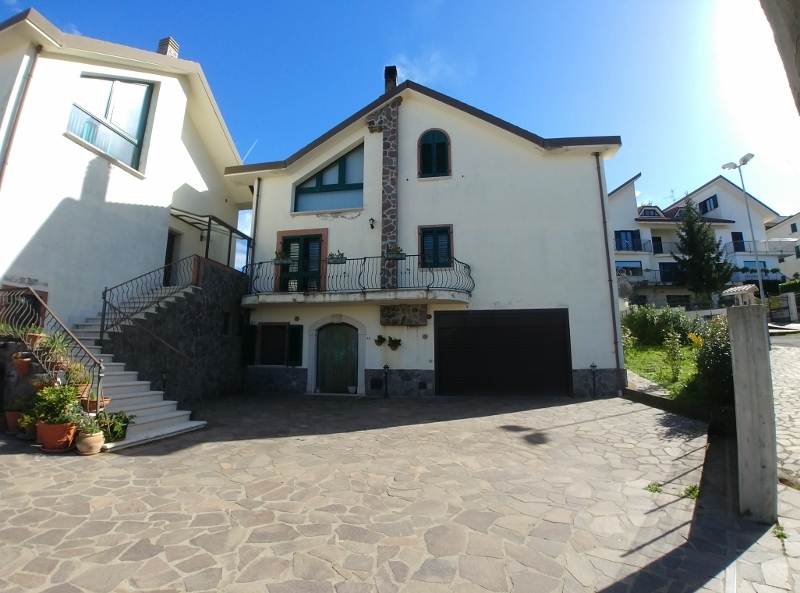 Villetta a schiera nuova in via sandro pertini 84, San Fele