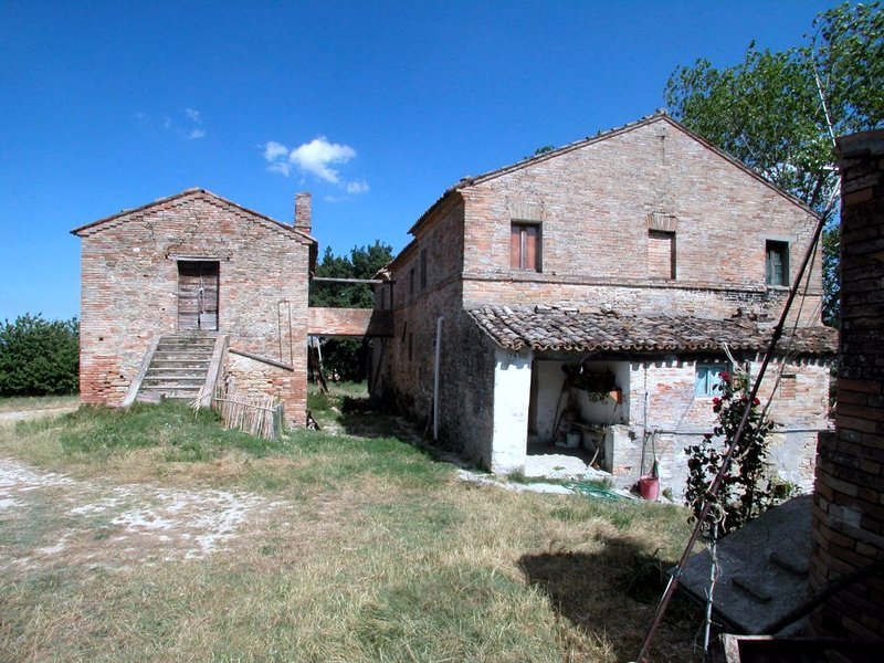 Casa indipendente da ristrutturare a Monte Rinaldo