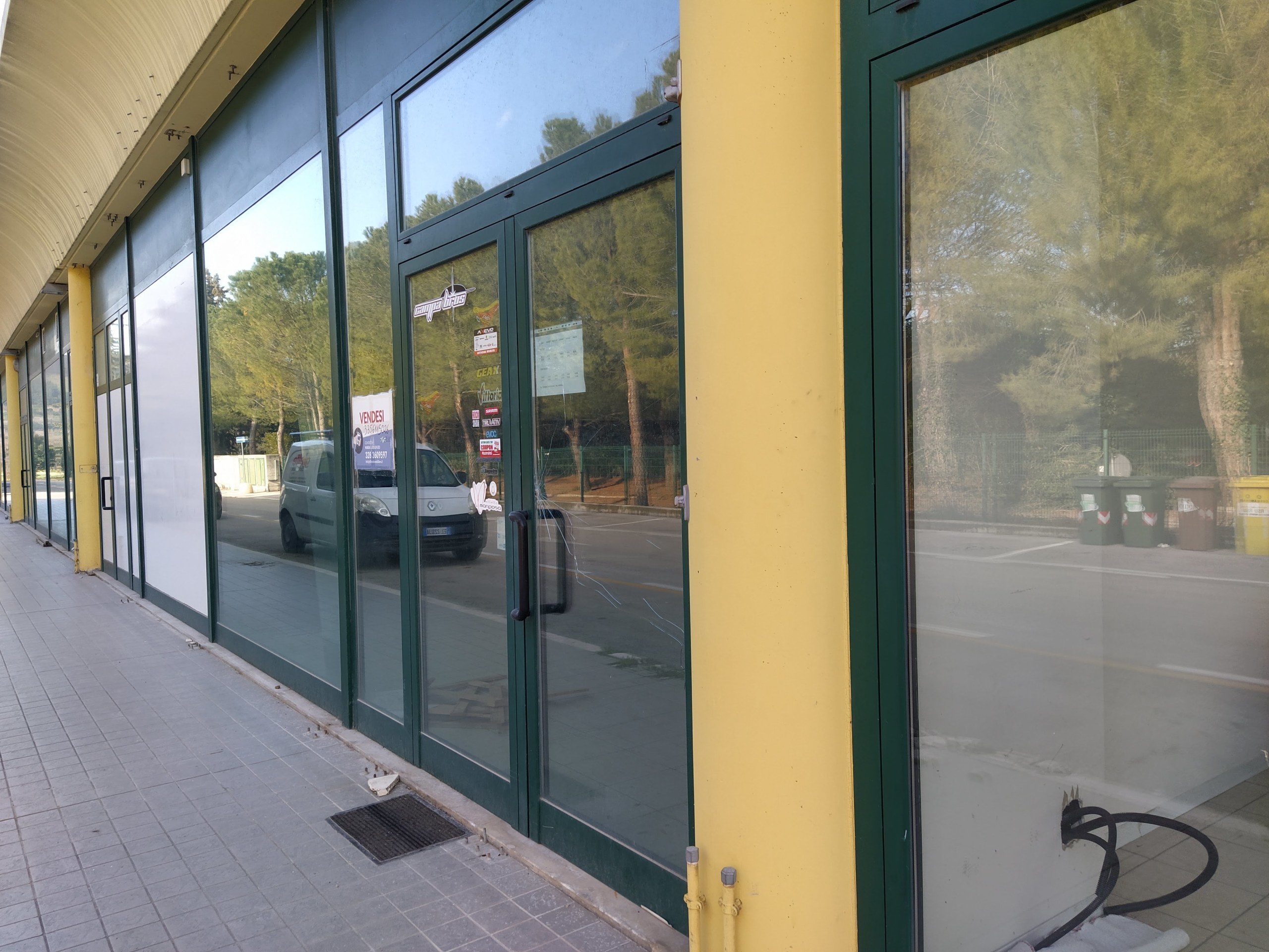 Locale commerciale da ristrutturare in via giuseppe mainini 69, Montecassiano