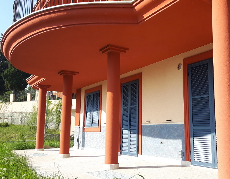 Quadrilocale con giardino a Offida