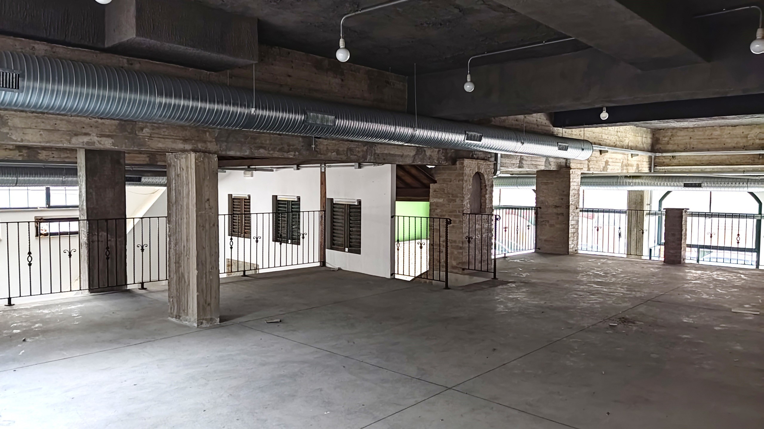 Locale commerciale in vendita in via carducci 101, San Benedetto del Tronto