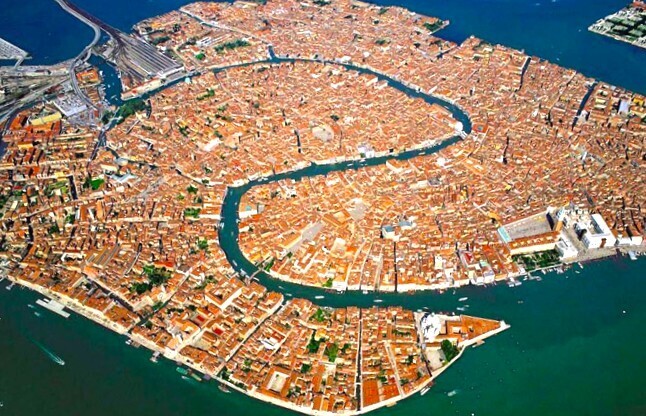 Stabile/Palazzo con giardino a Venezia