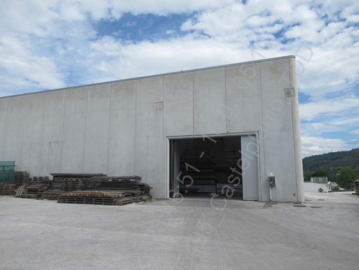 Capannone da ristrutturare in via del commercio 7, Castelplanio