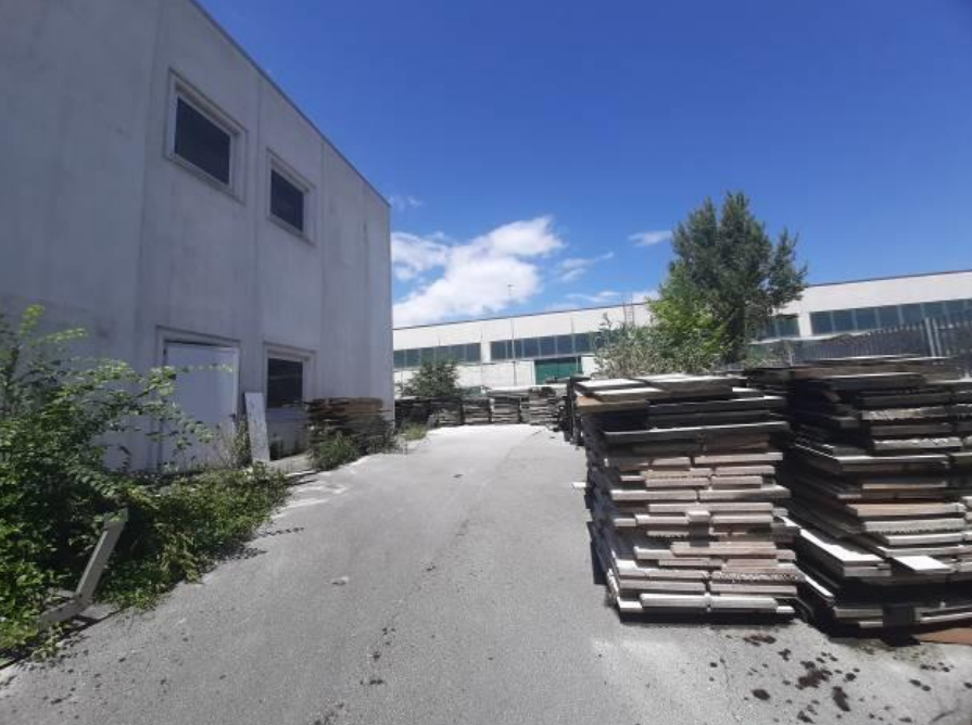 Capannone da ristrutturare in via del commercio 7, Castelplanio