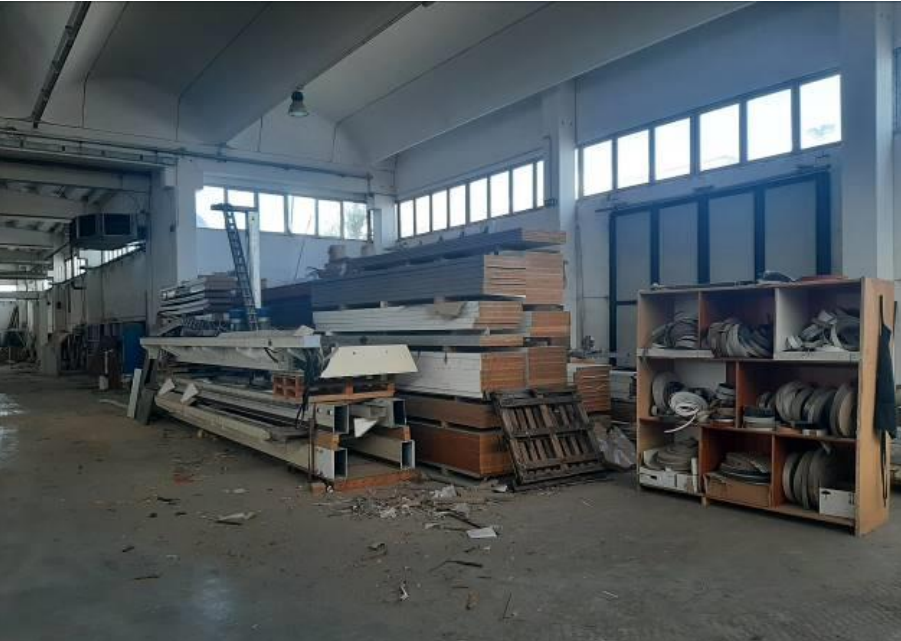 Capannone da ristrutturare in via dell'industria 5-7, Castelplanio