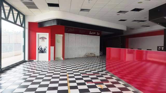 Locale commerciale da ristrutturare in via einaudi, Civitanova Marche