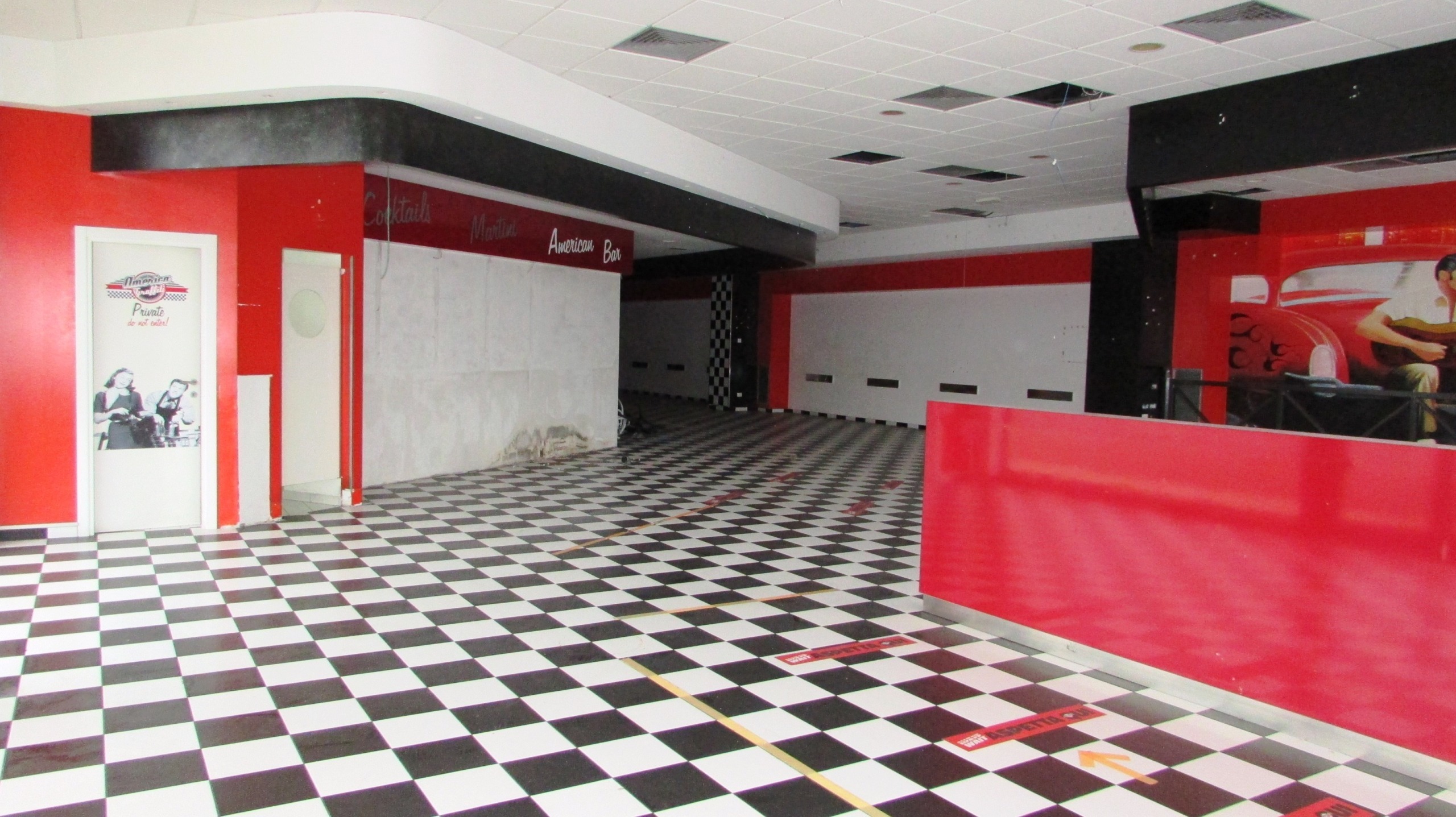 Locale commerciale da ristrutturare in via einaudi, Civitanova Marche