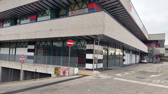 Locale commerciale da ristrutturare in via einaudi, Civitanova Marche