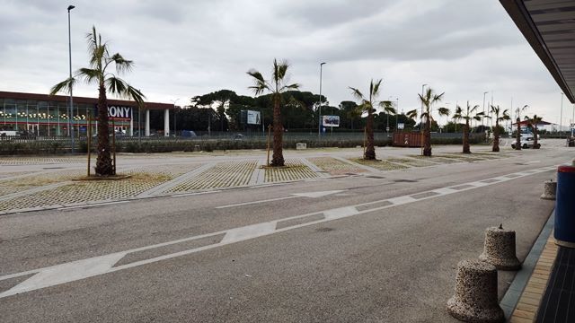 Locale commerciale da ristrutturare in via einaudi, Civitanova Marche