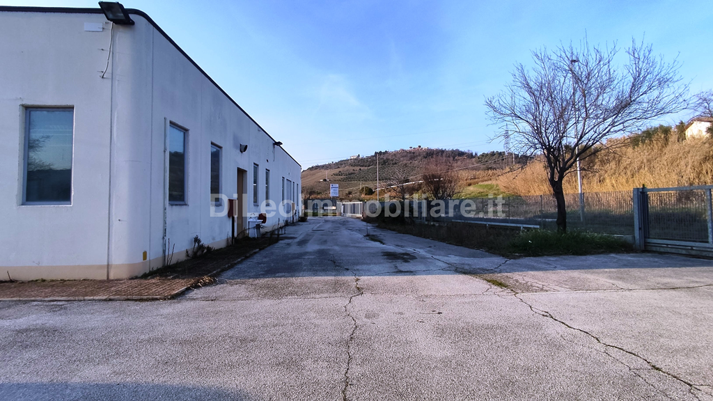 Capannone da ristrutturare a Ascoli Piceno