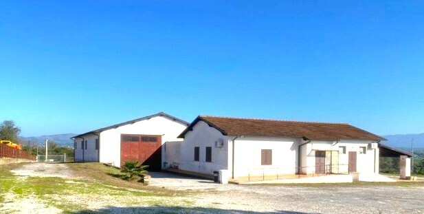 Locale commerciale in affitto a Fiano Romano