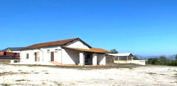 Locale commerciale in affitto a Fiano Romano