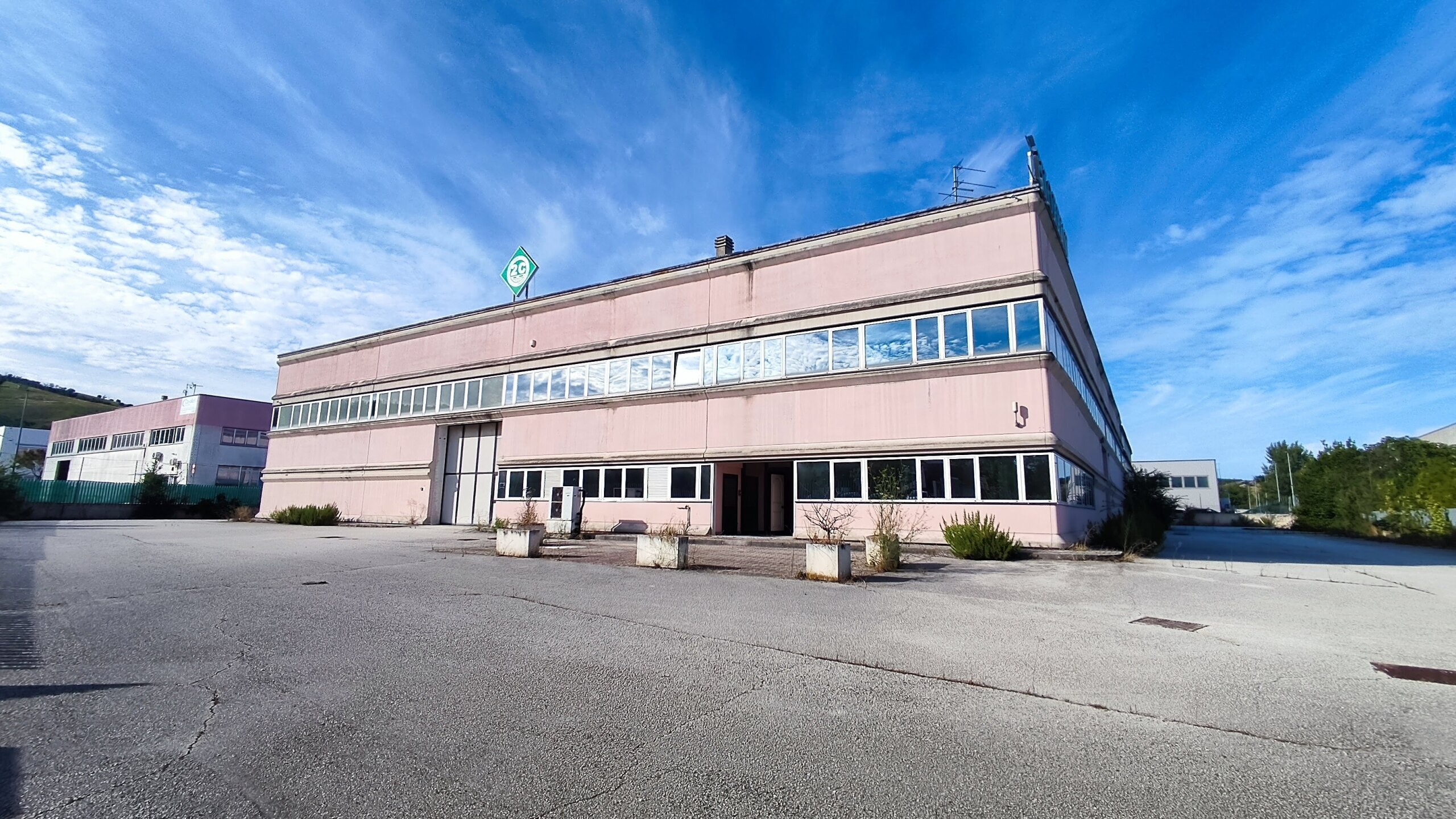 Capannone da ristrutturare in via dell'industria 5-7, Castelplanio