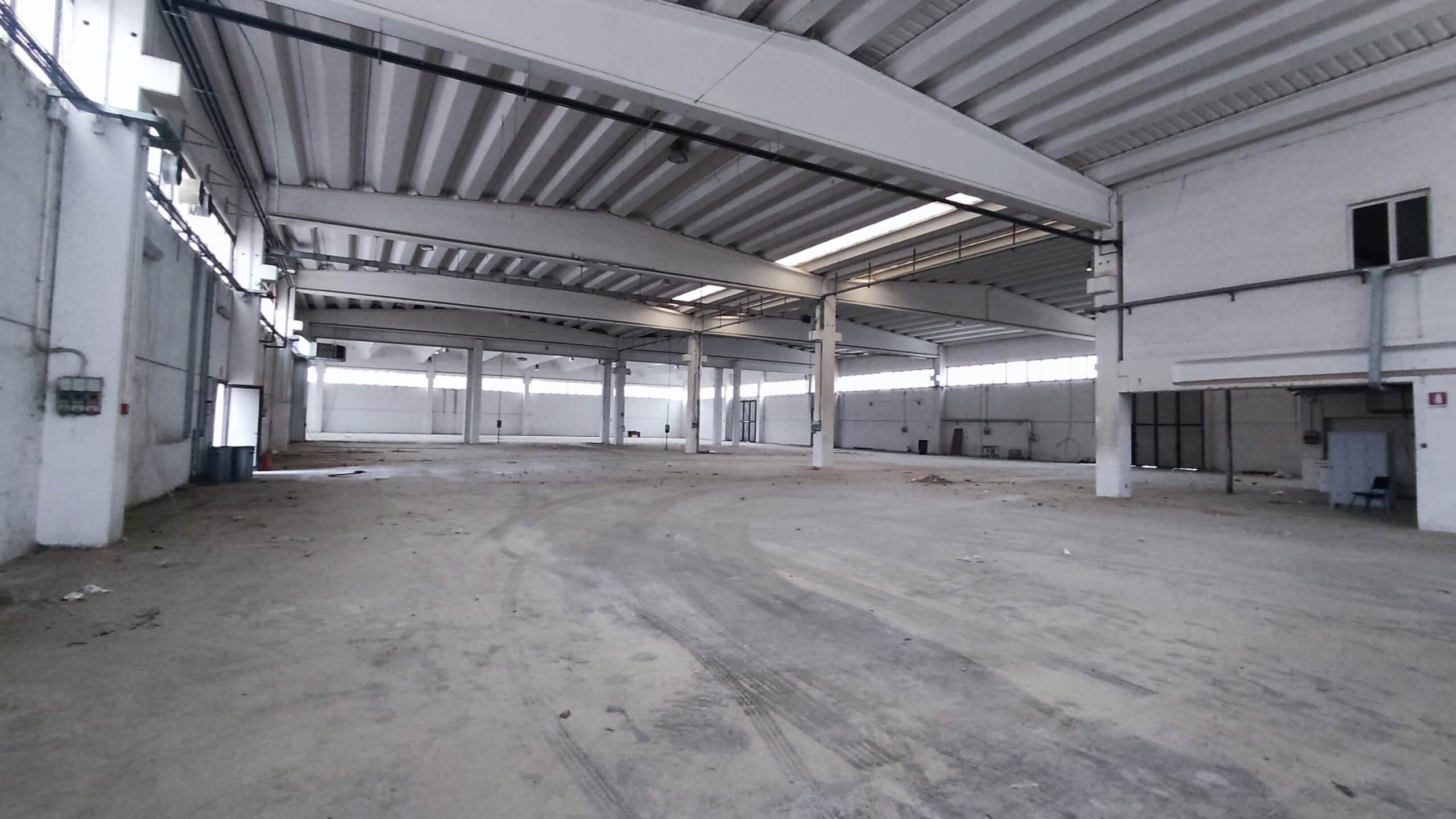 Capannone da ristrutturare in via dell'industria 5-7, Castelplanio