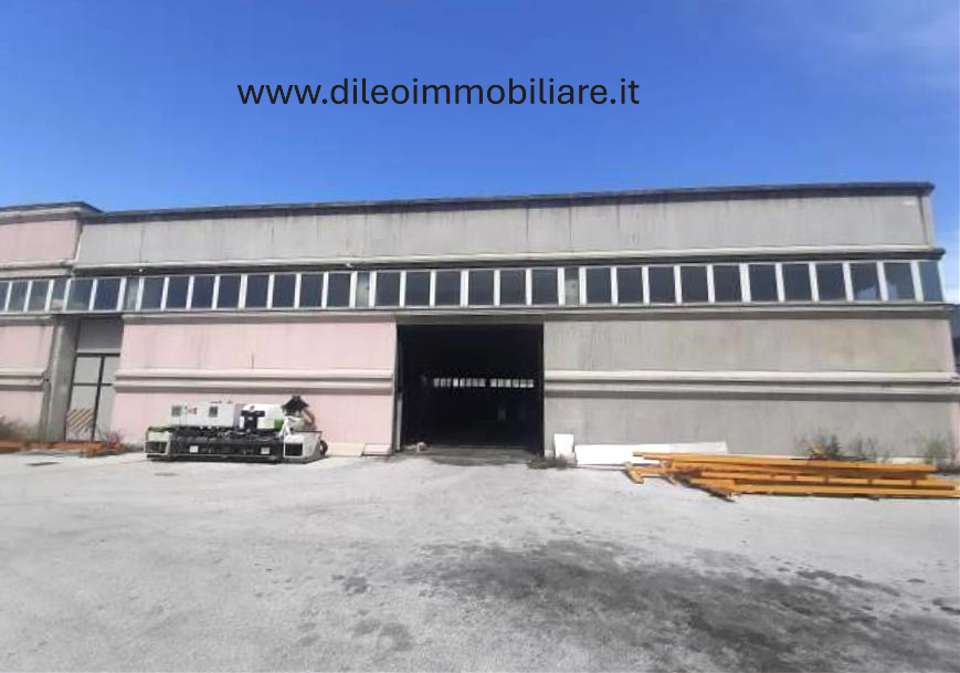 Capannone da ristrutturare in via dell'industria 5-7, Castelplanio