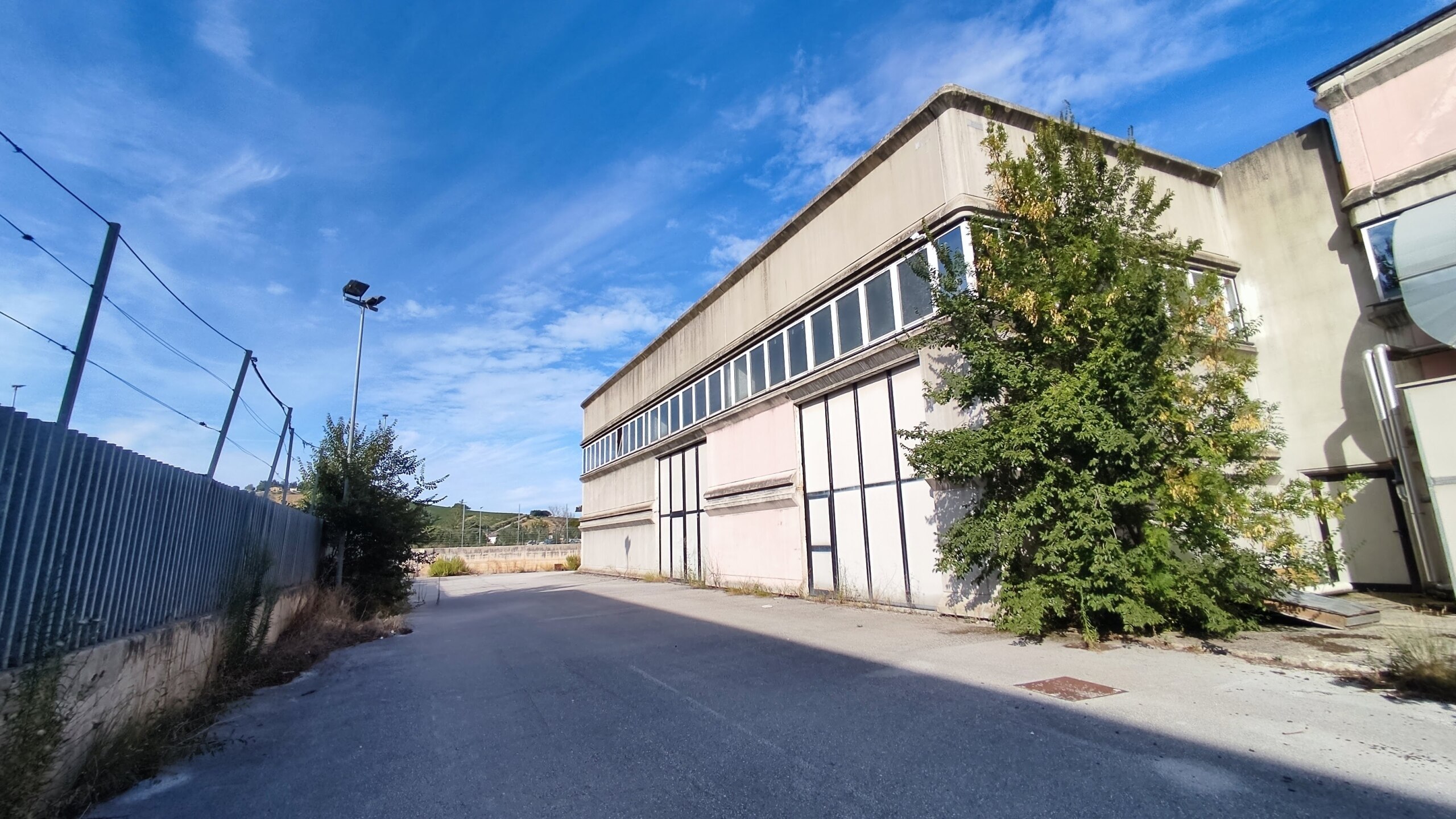 Capannone da ristrutturare in via dell'industria 5-7, Castelplanio