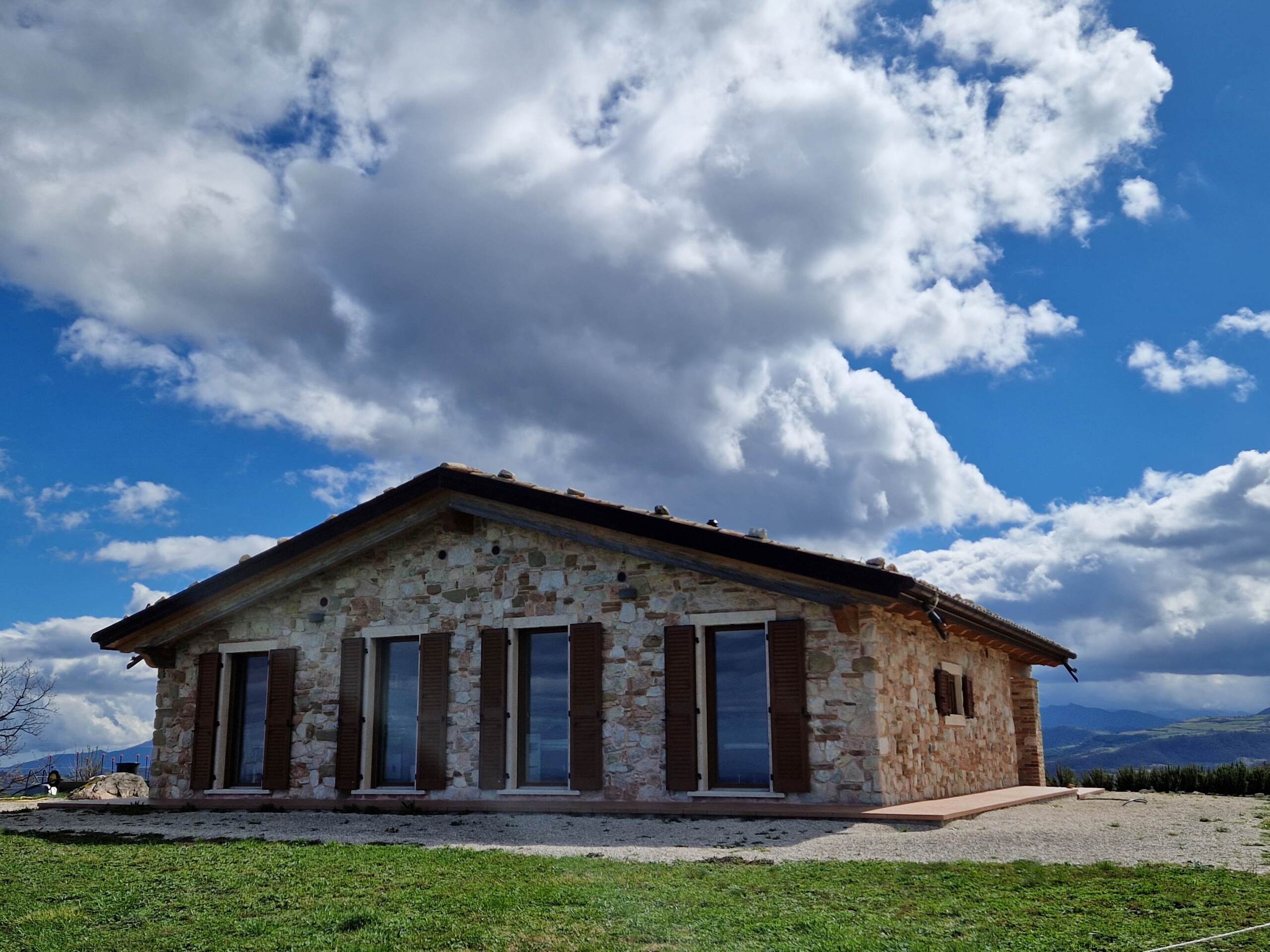 Casa indipendente con giardino in villa casalicchio s.n.c., Amandola