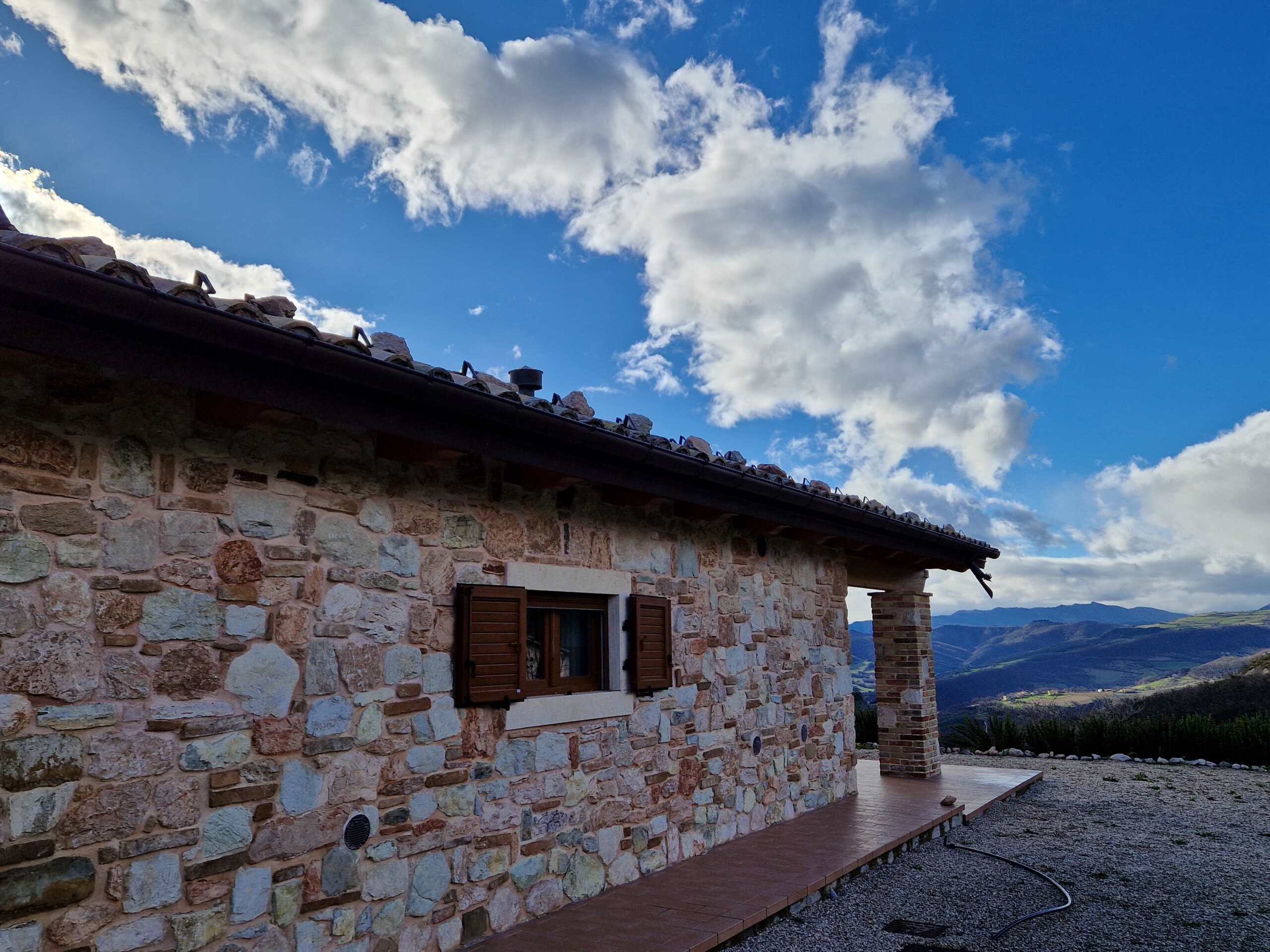 Casa indipendente con giardino in villa casalicchio s.n.c., Amandola