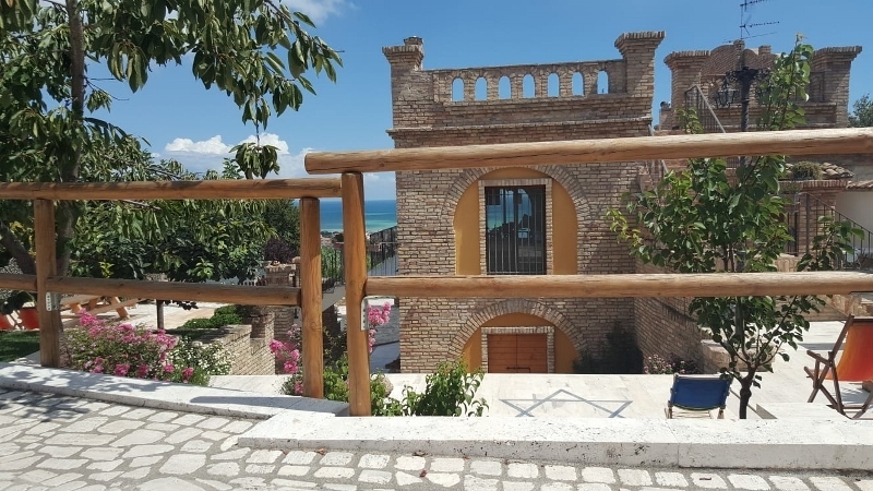Villa con giardino a Tortoreto