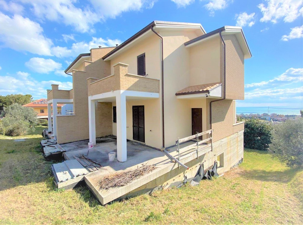 Villetta a schiera con giardino a San Benedetto del Tronto