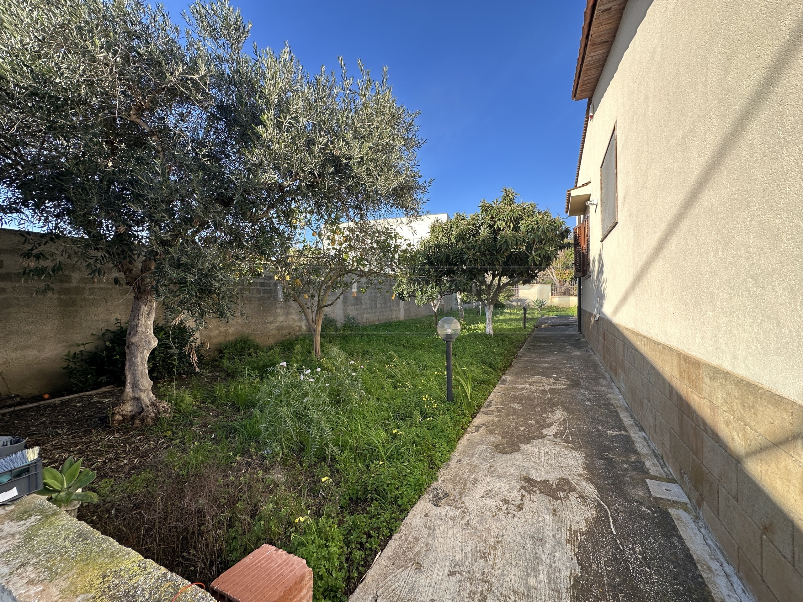 Villetta a schiera con giardino a Campobello di Mazara