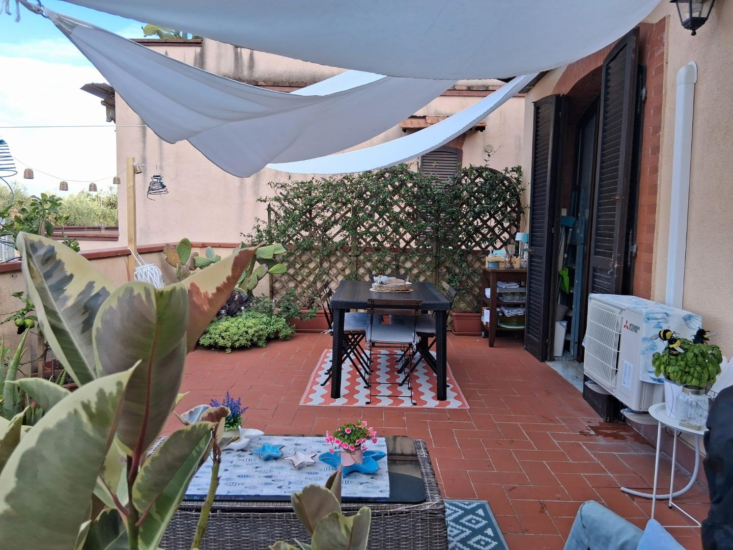 Villa con terrazzo, Ameglia piano di