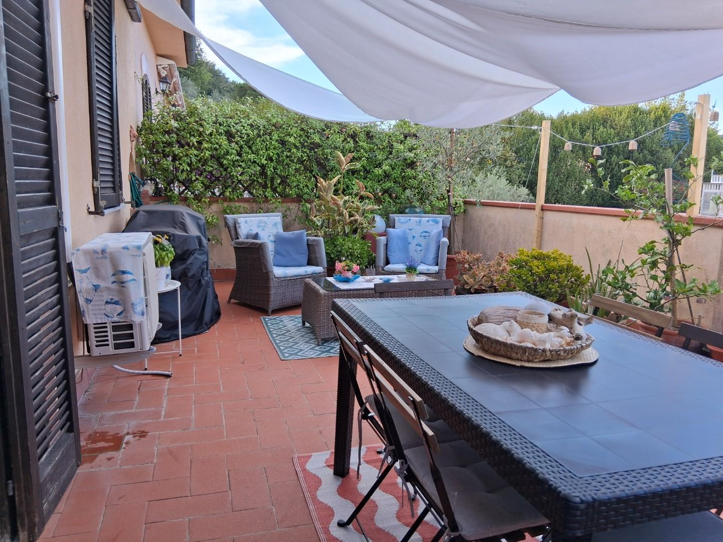 Villa con terrazzo, Ameglia piano di