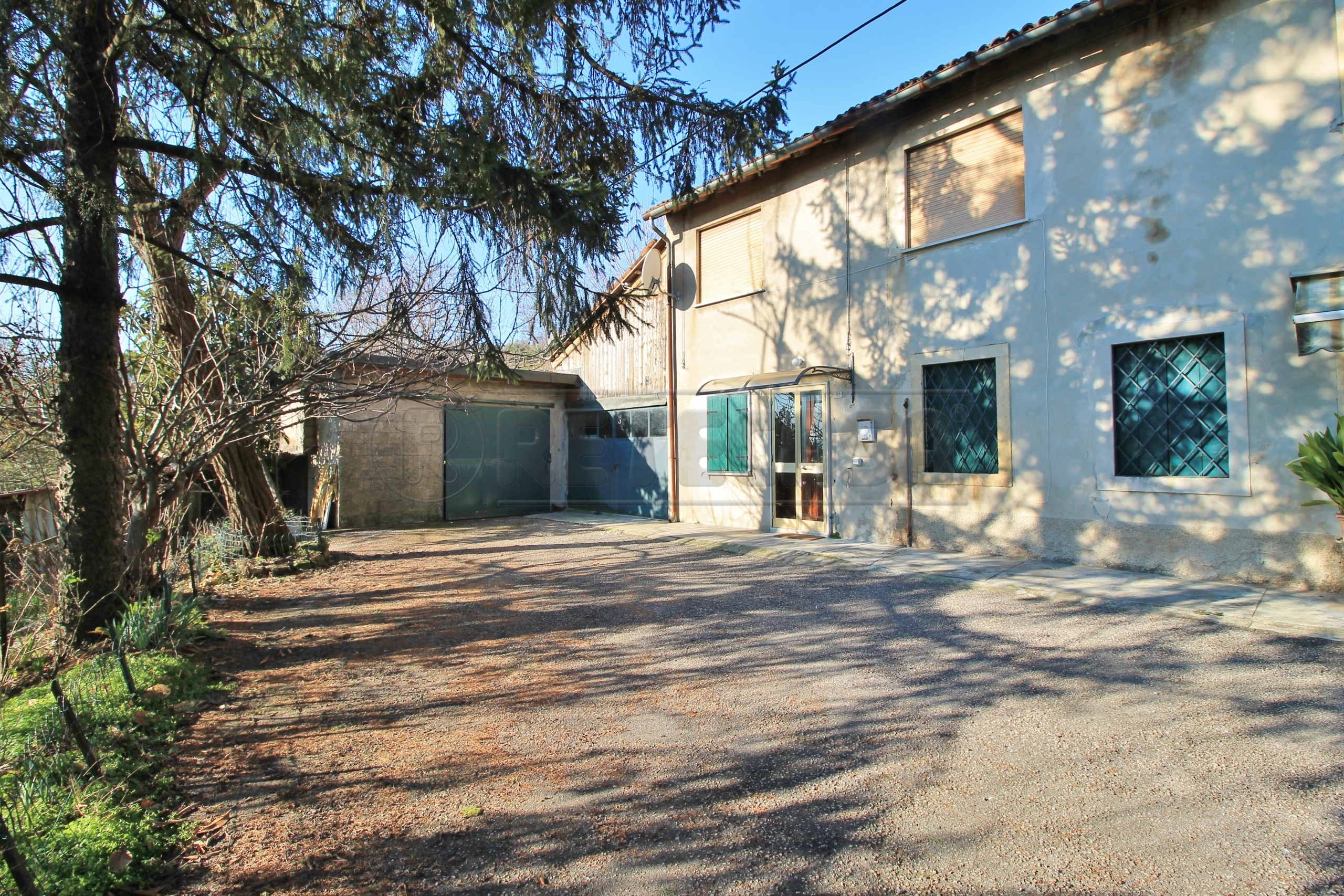 Casa indipendente con giardino in via monte grappa 91, Montebello Vicentino