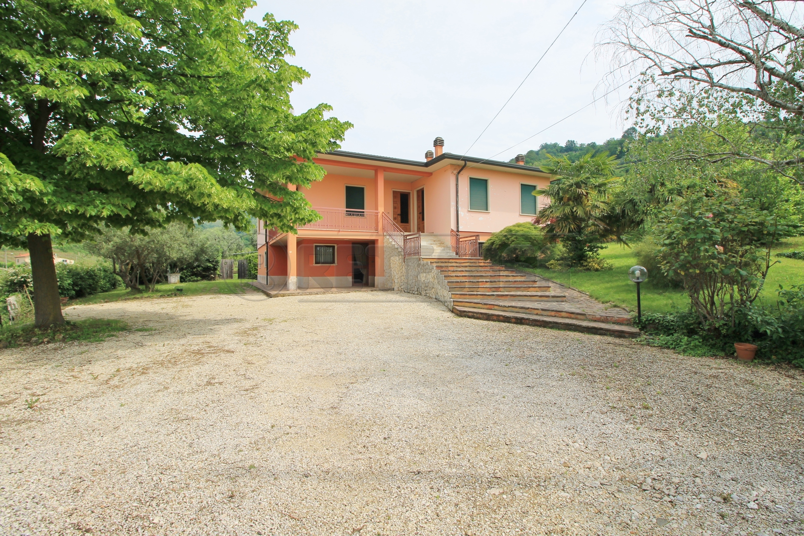 Casa indipendente con giardino in via grisi 5, Gambellara