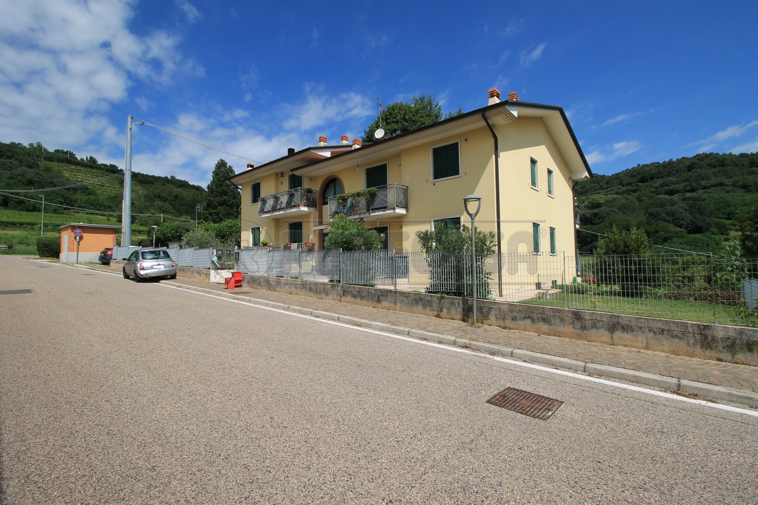 Appartamento con terrazzi in contrada selva 60, Montebello Vicentino