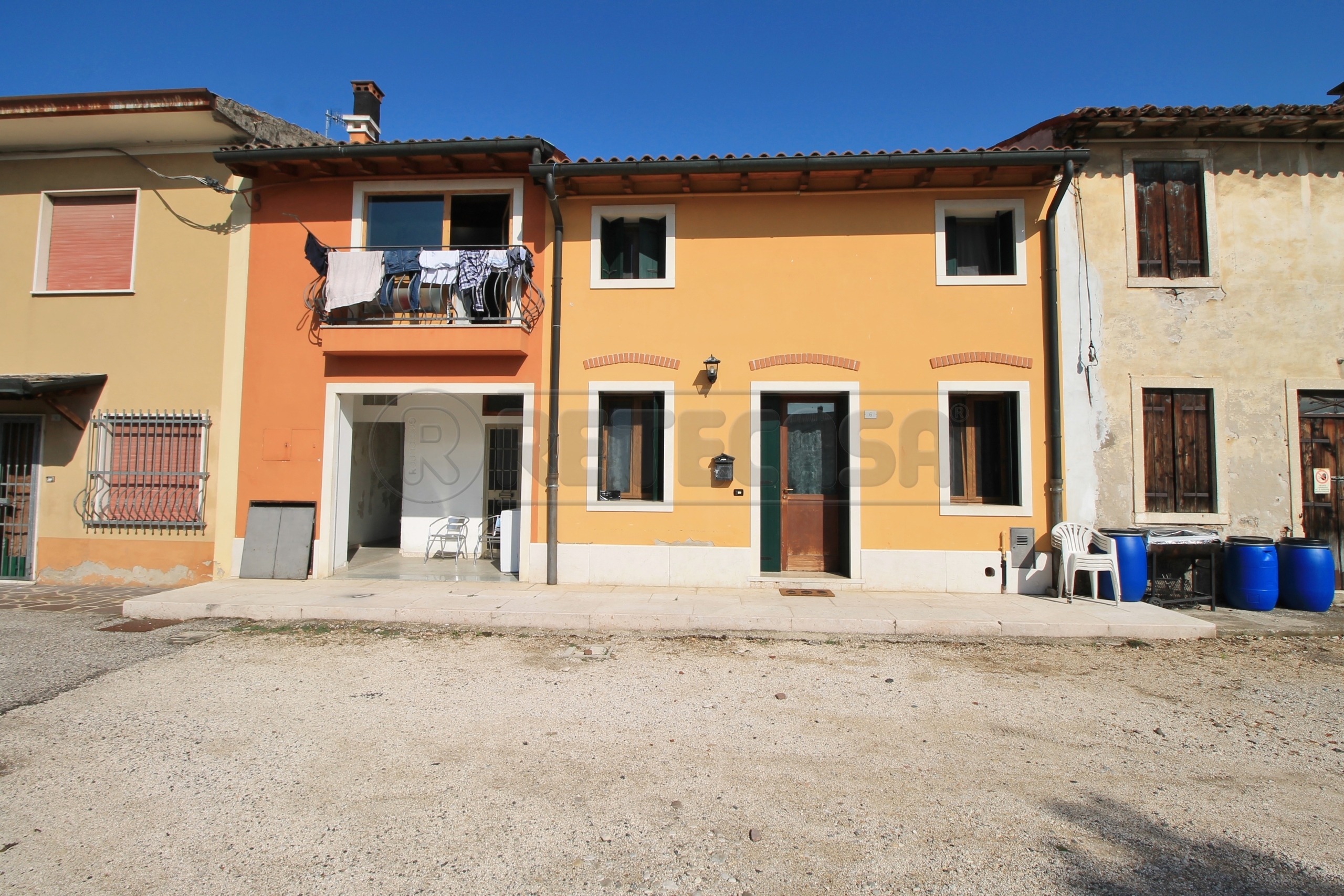 Casa indipendente con terrazzo in via canova 6, Gambellara