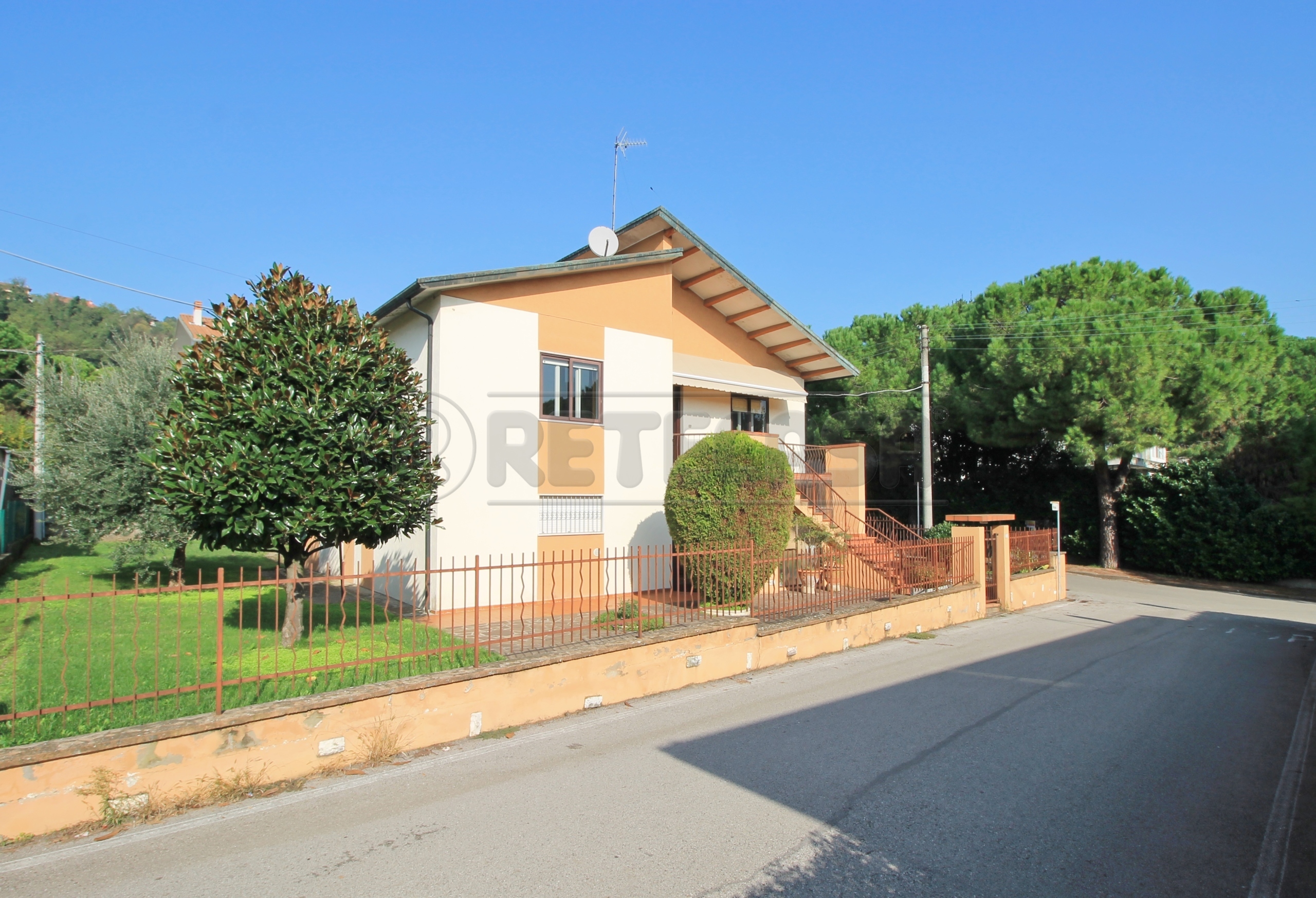 Casa indipendente con giardino in via pieropan 2, Montebello Vicentino