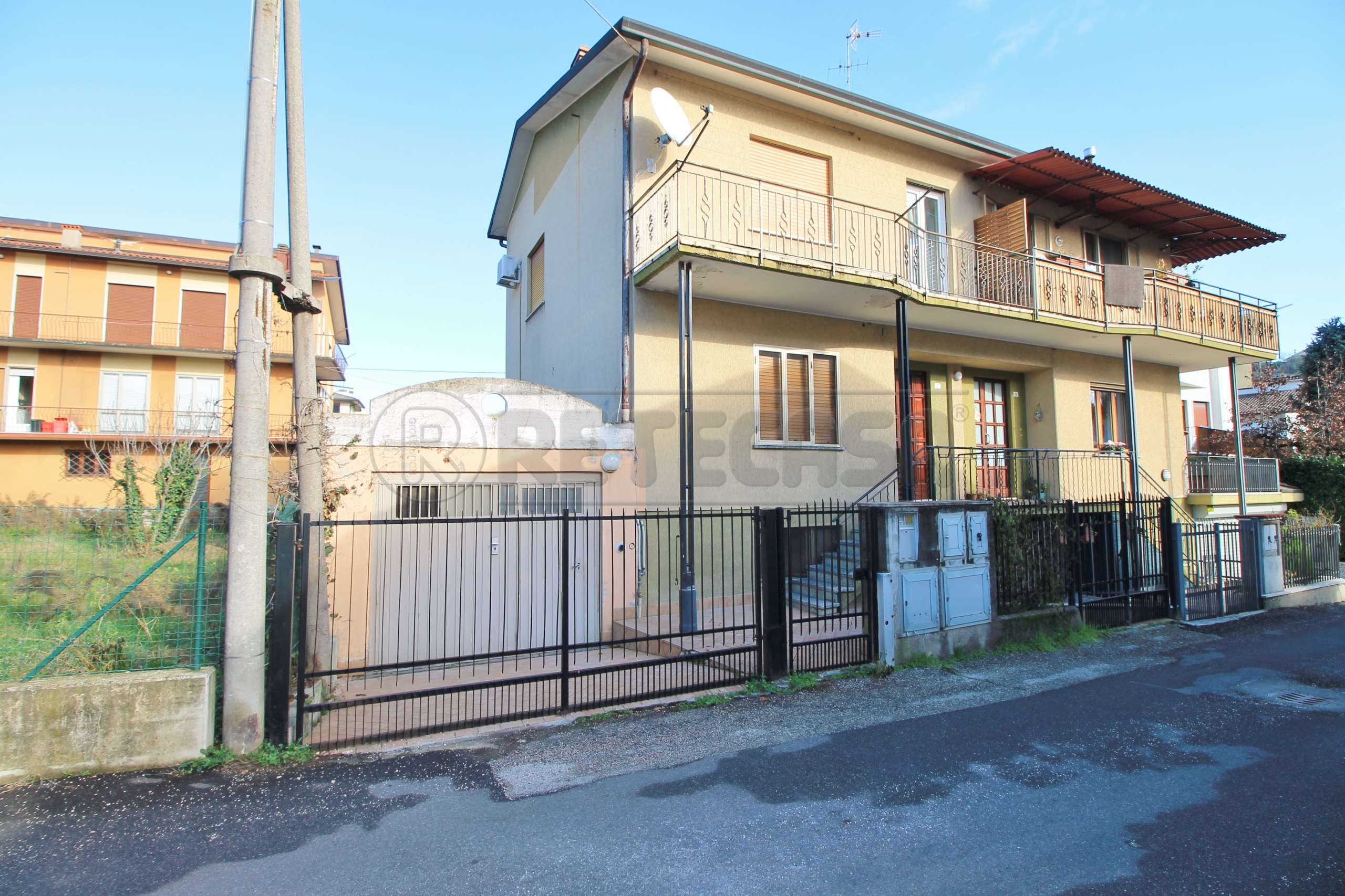 Casa indipendente con terrazzo in via fogazzaro 7, Arzignano