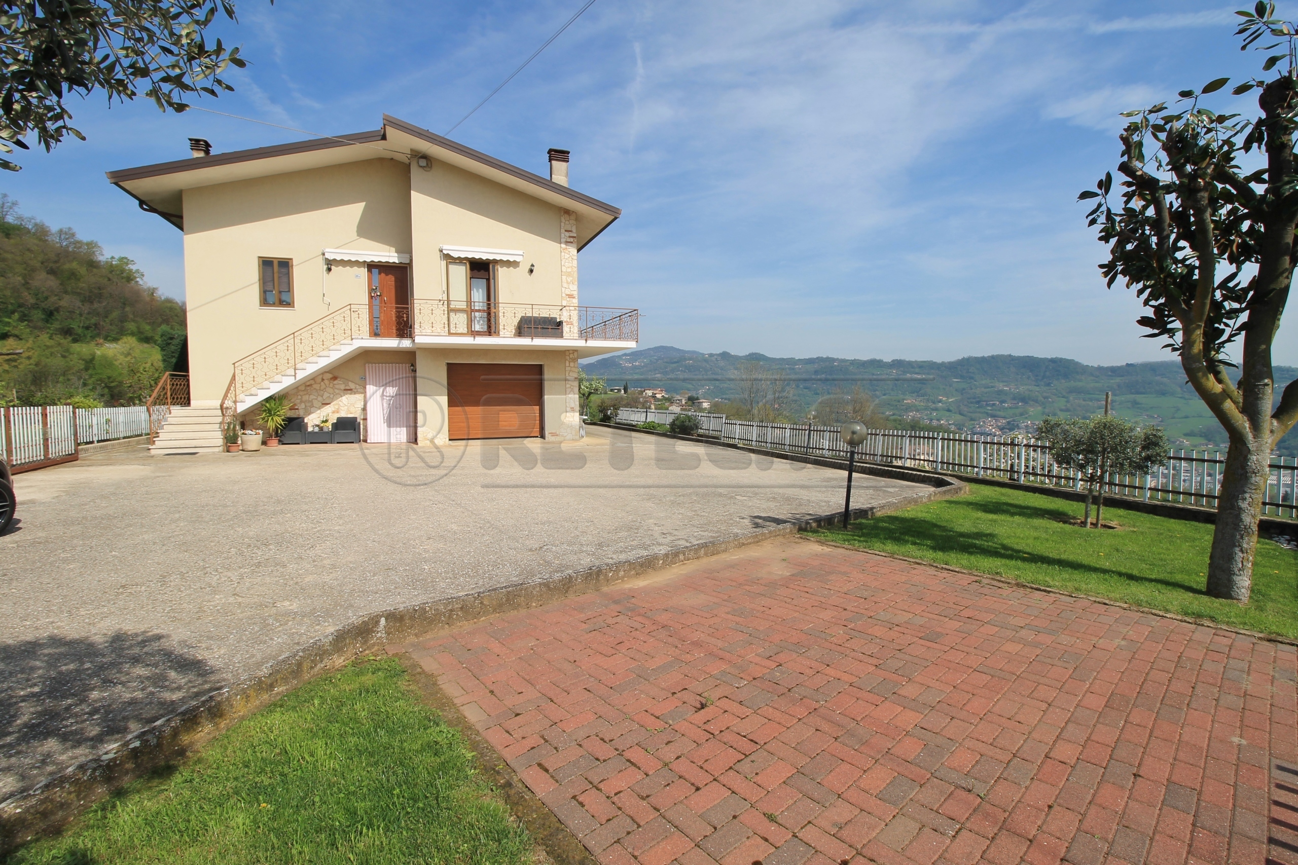 Casa indipendente con giardino in via moschini 25, Chiampo