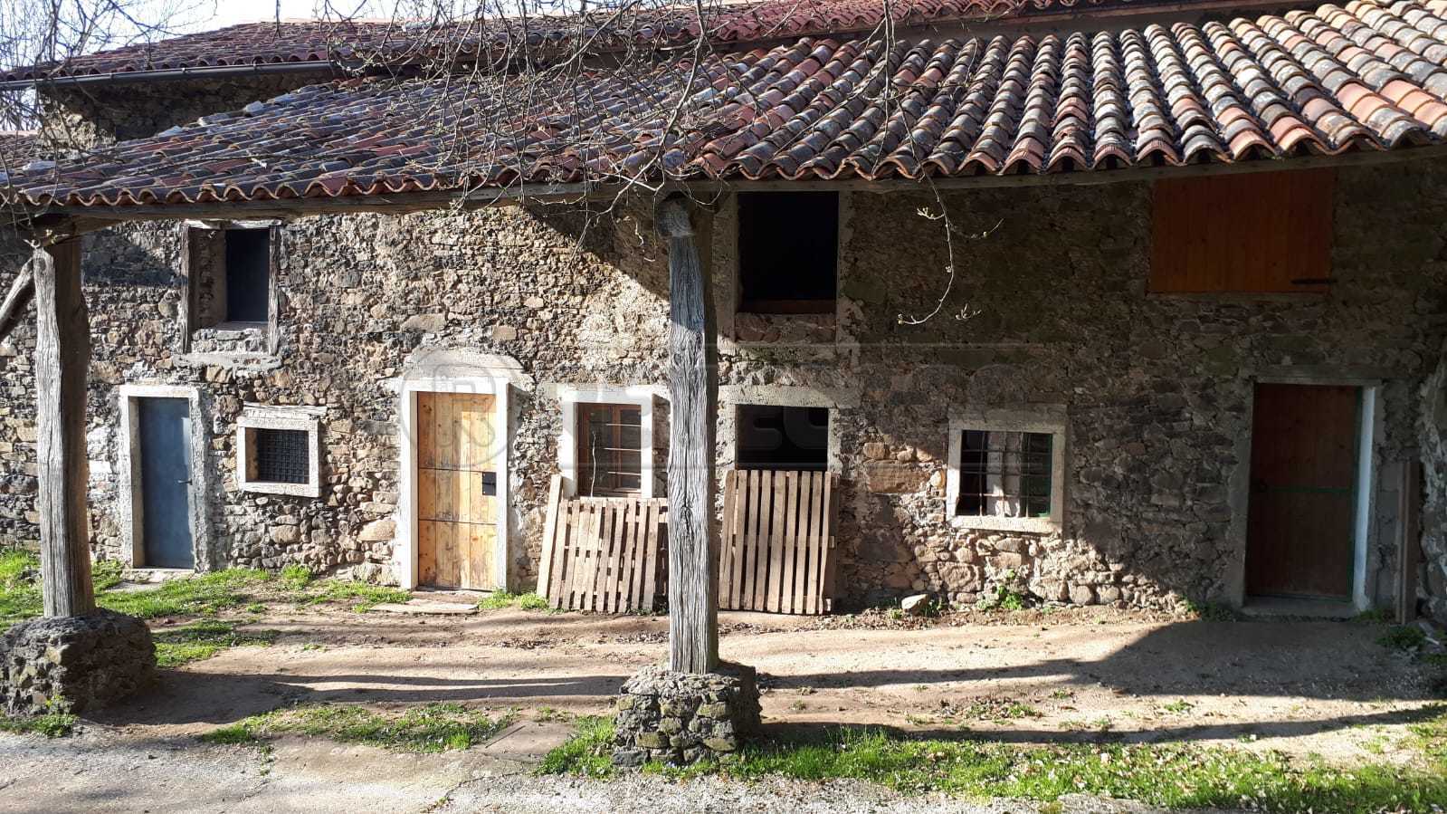 Rustico da ristrutturare in via rondini, Nogarole Vicentino