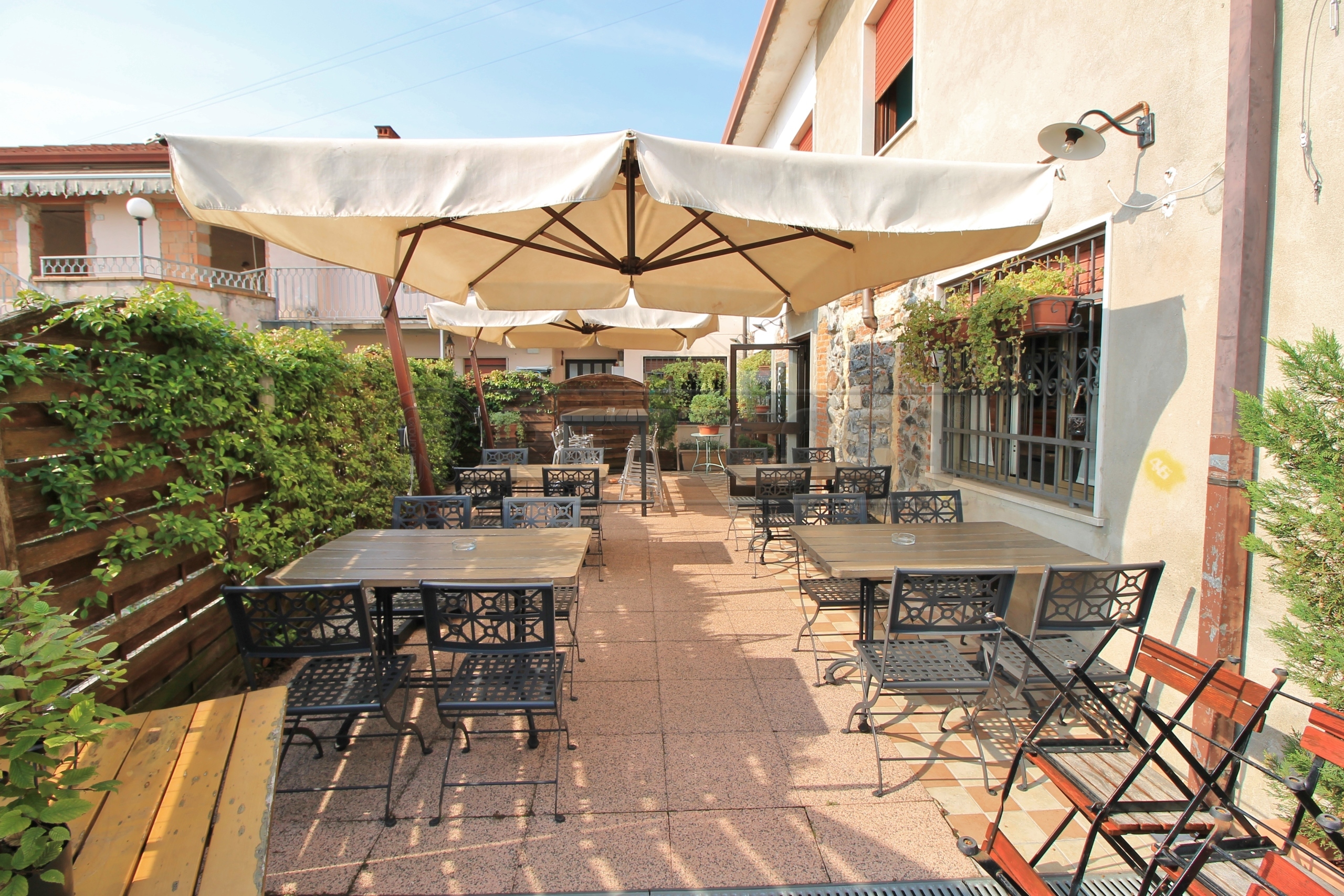 Locale commerciale in vendita in via pasubio 5, Montorso Vicentino