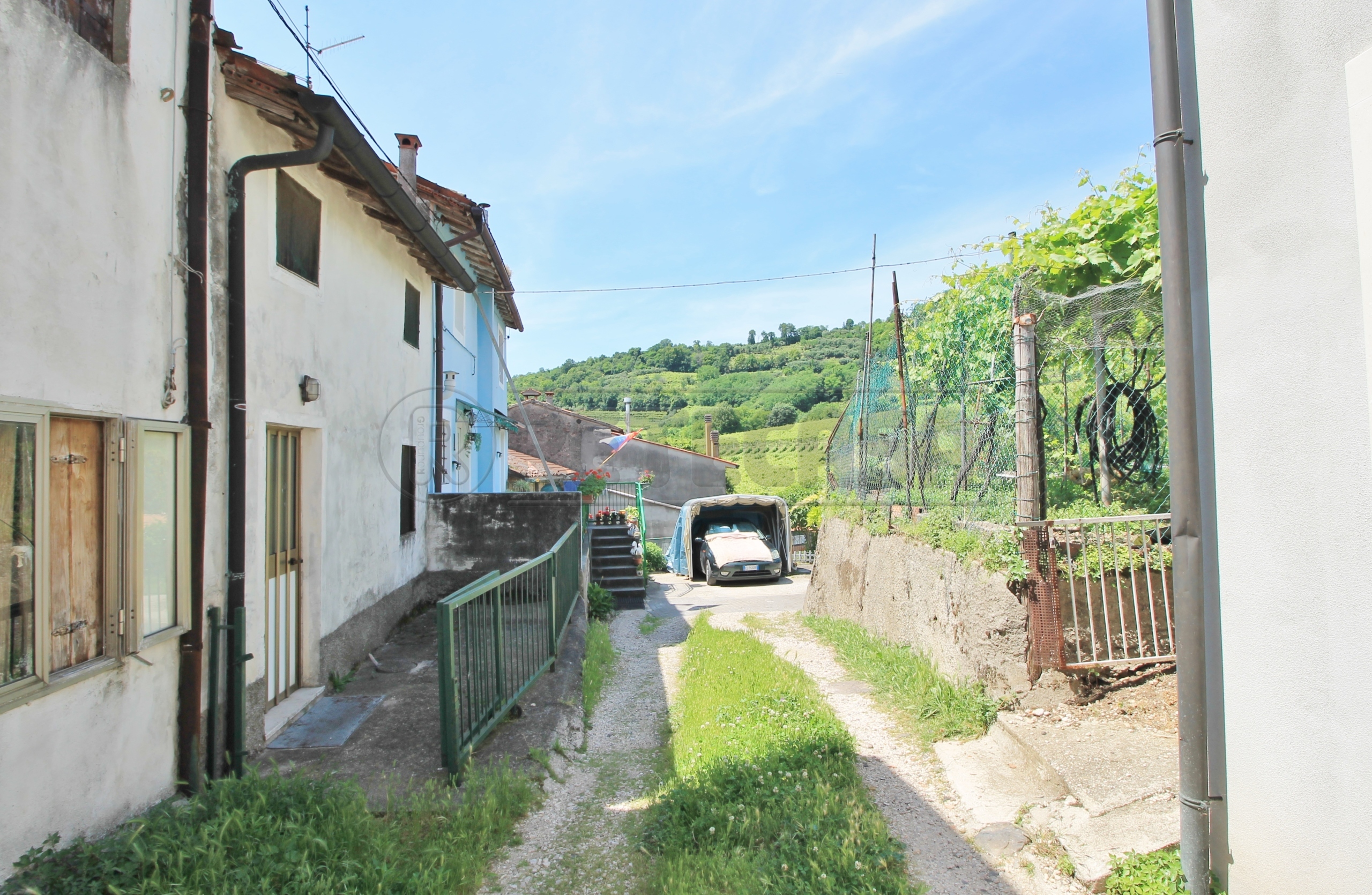 Casa indipendente con giardino in contrada selva 41, Montebello Vicentino