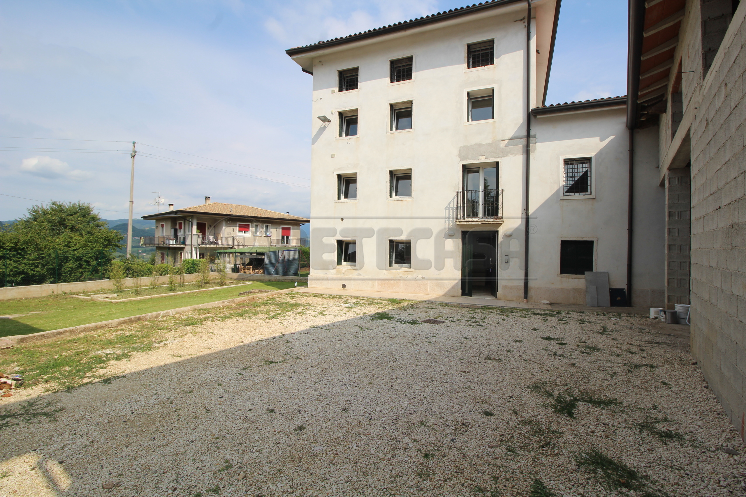 Quadrilocale con box doppio in via dall'ava 6, Nogarole Vicentino