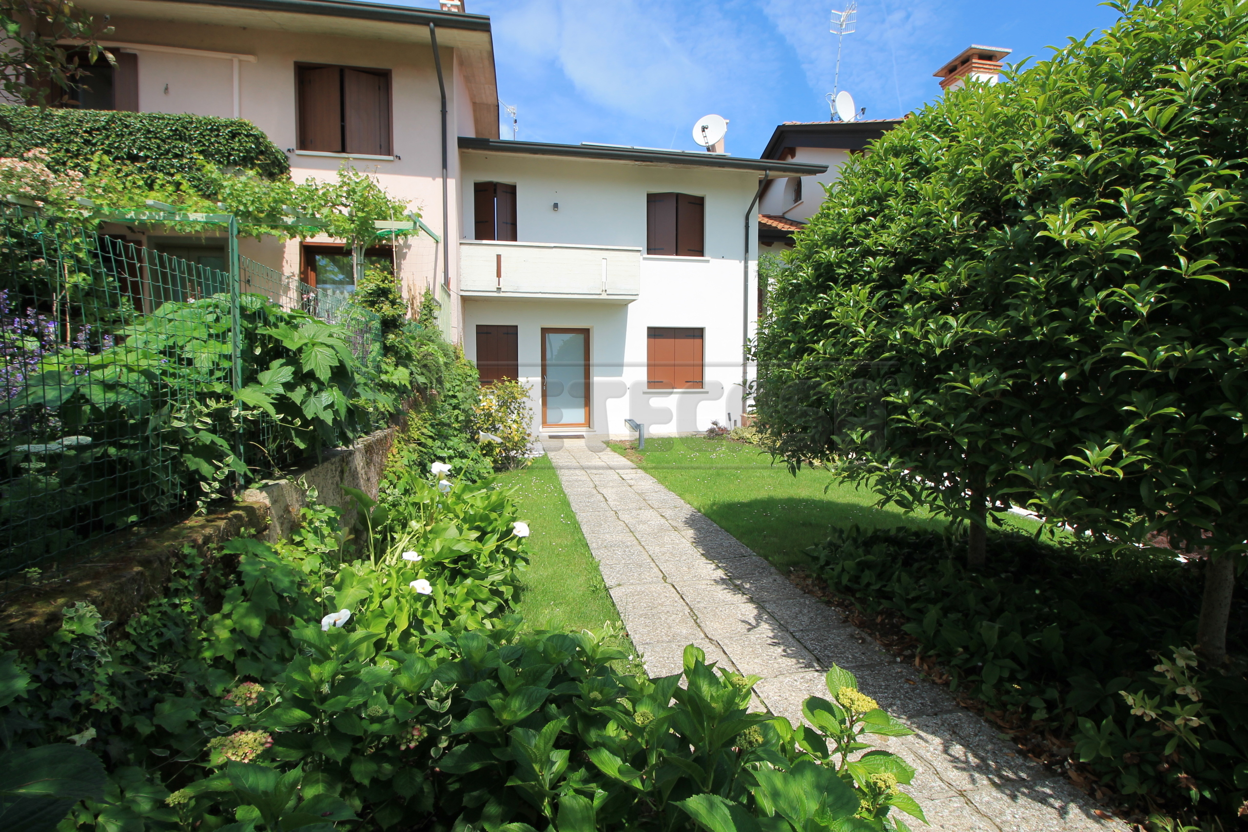 Villetta a schiera con giardino in via don luigi peloso, Arzignano