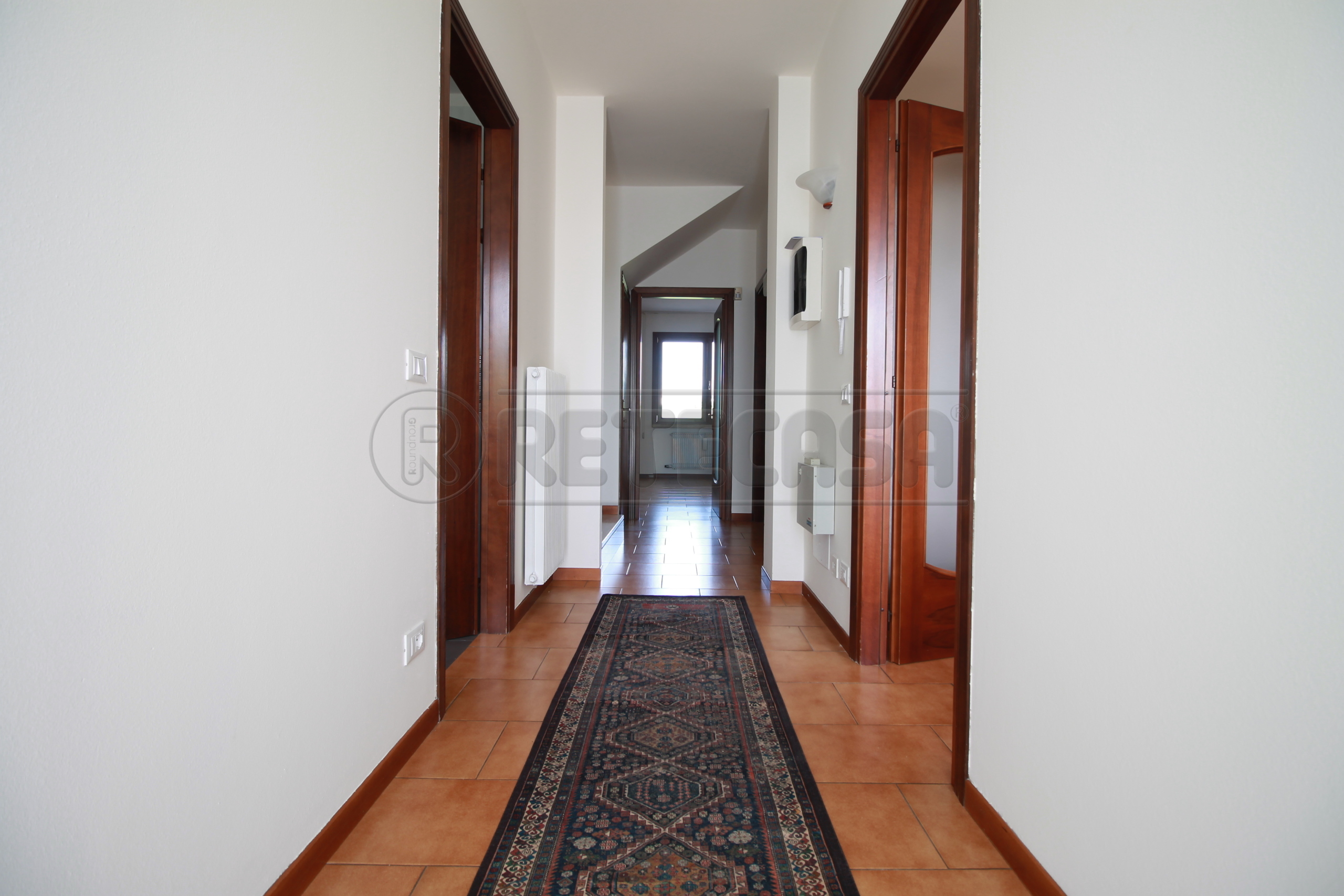 Villetta a schiera con giardino in via don luigi peloso, Arzignano